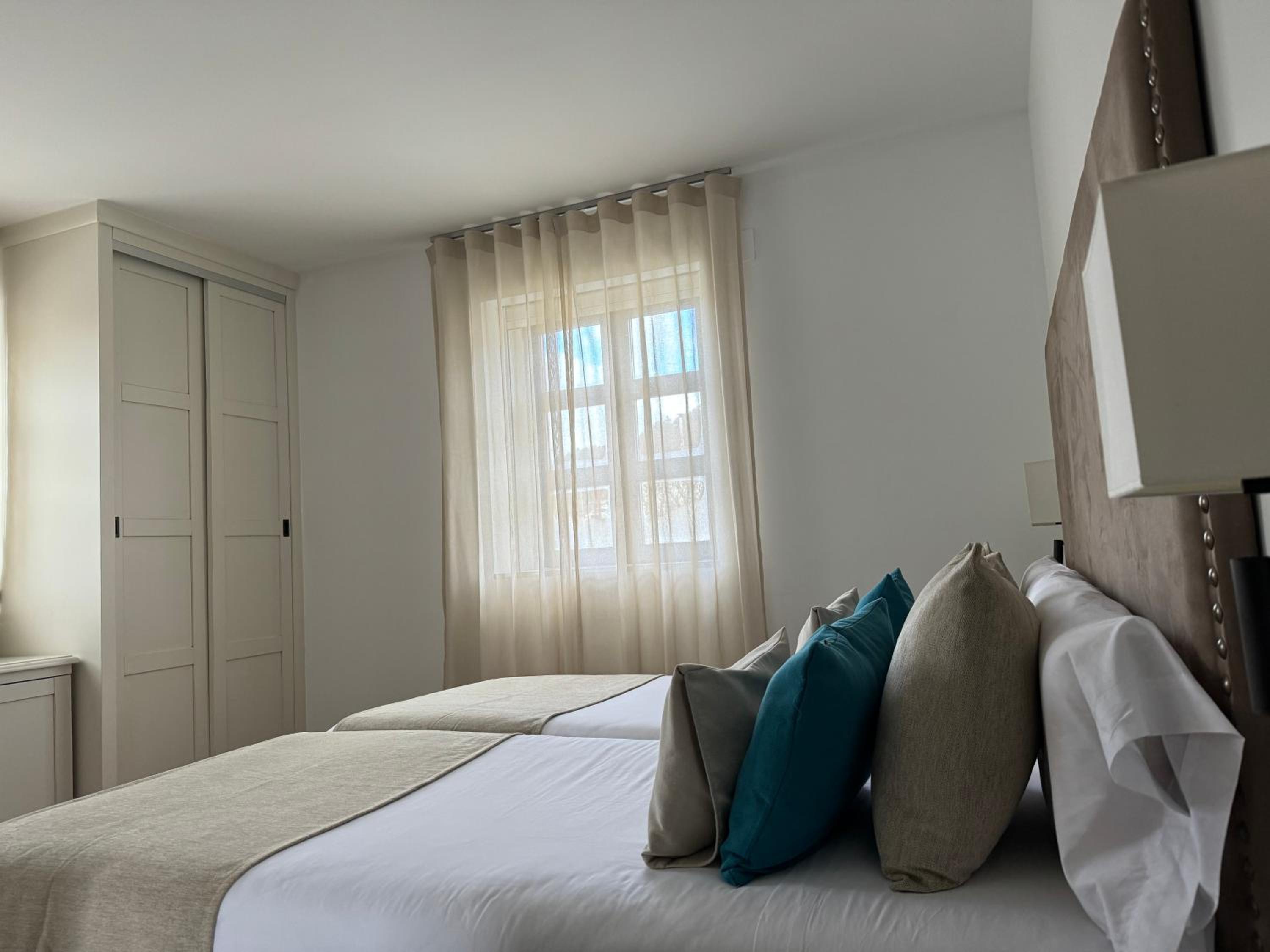 Deluxe Twin Room photo 2