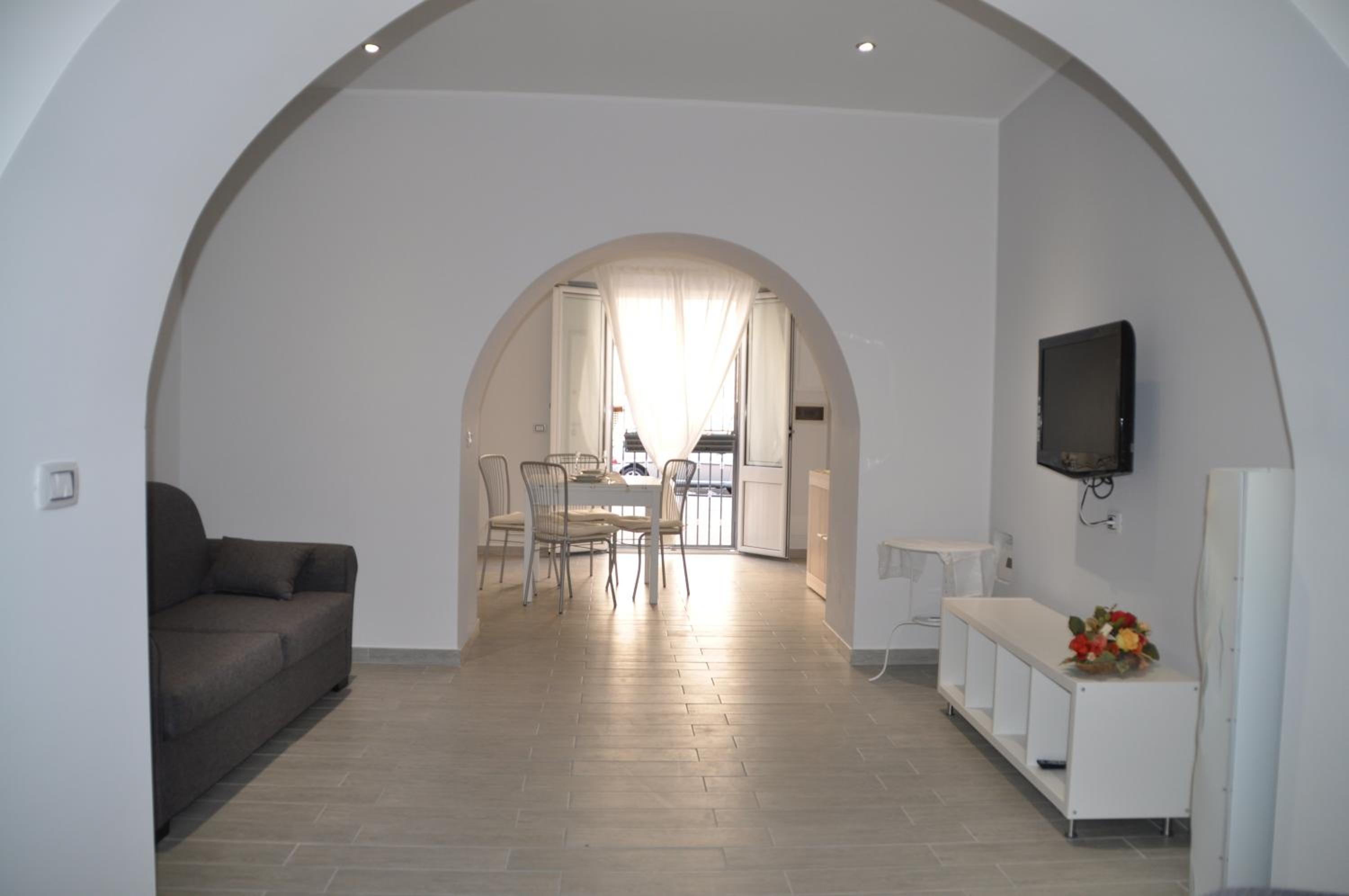 Apartment - Photo 2