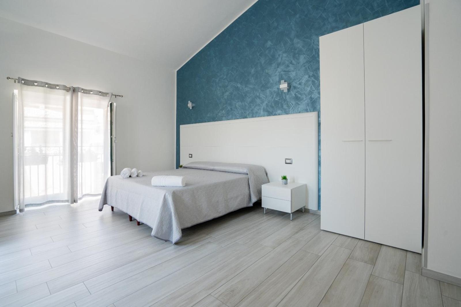 Large Double or Twin Room photo 2