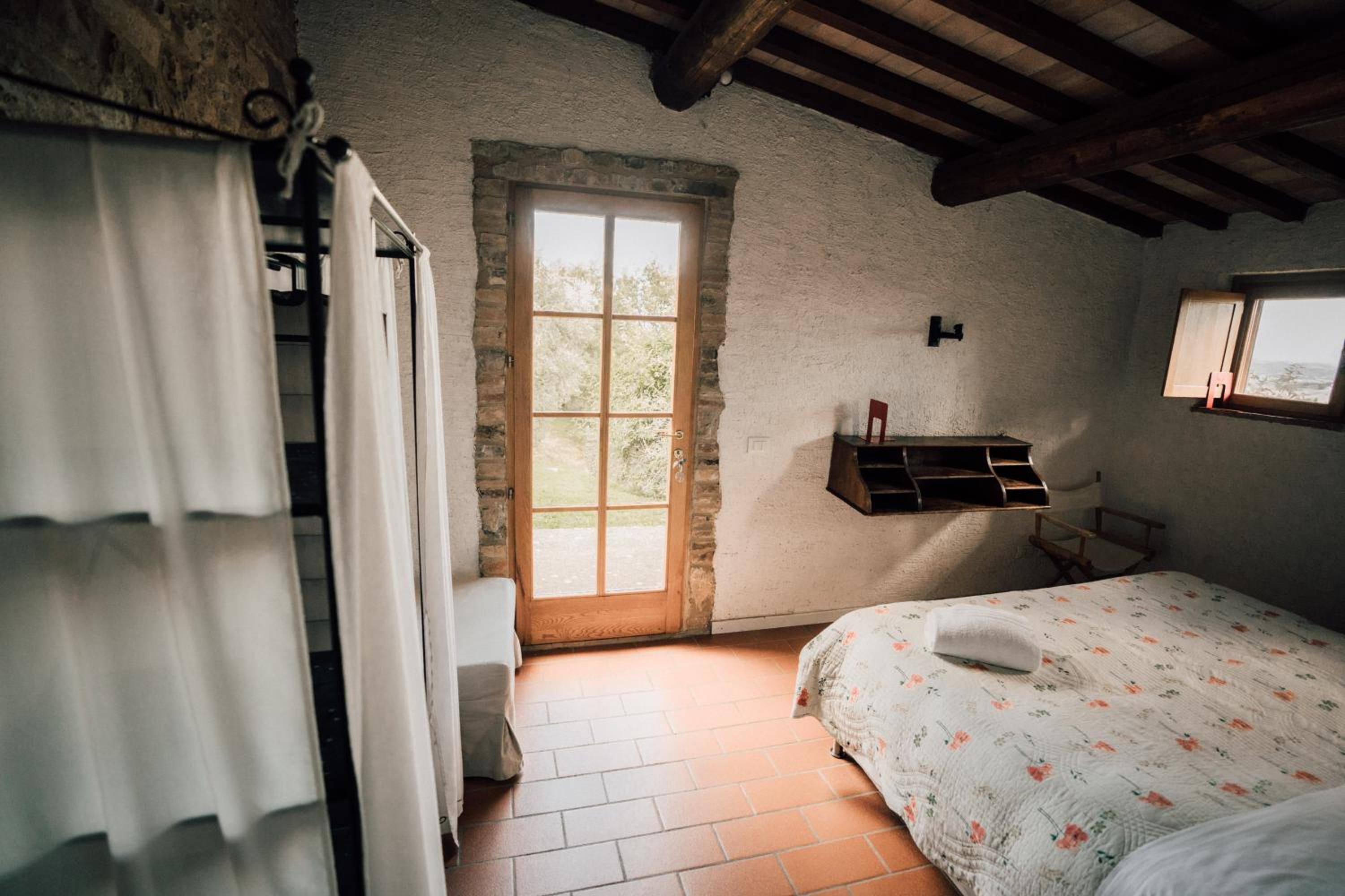 Deluxe Double Room (2 Adults + 1 Child)