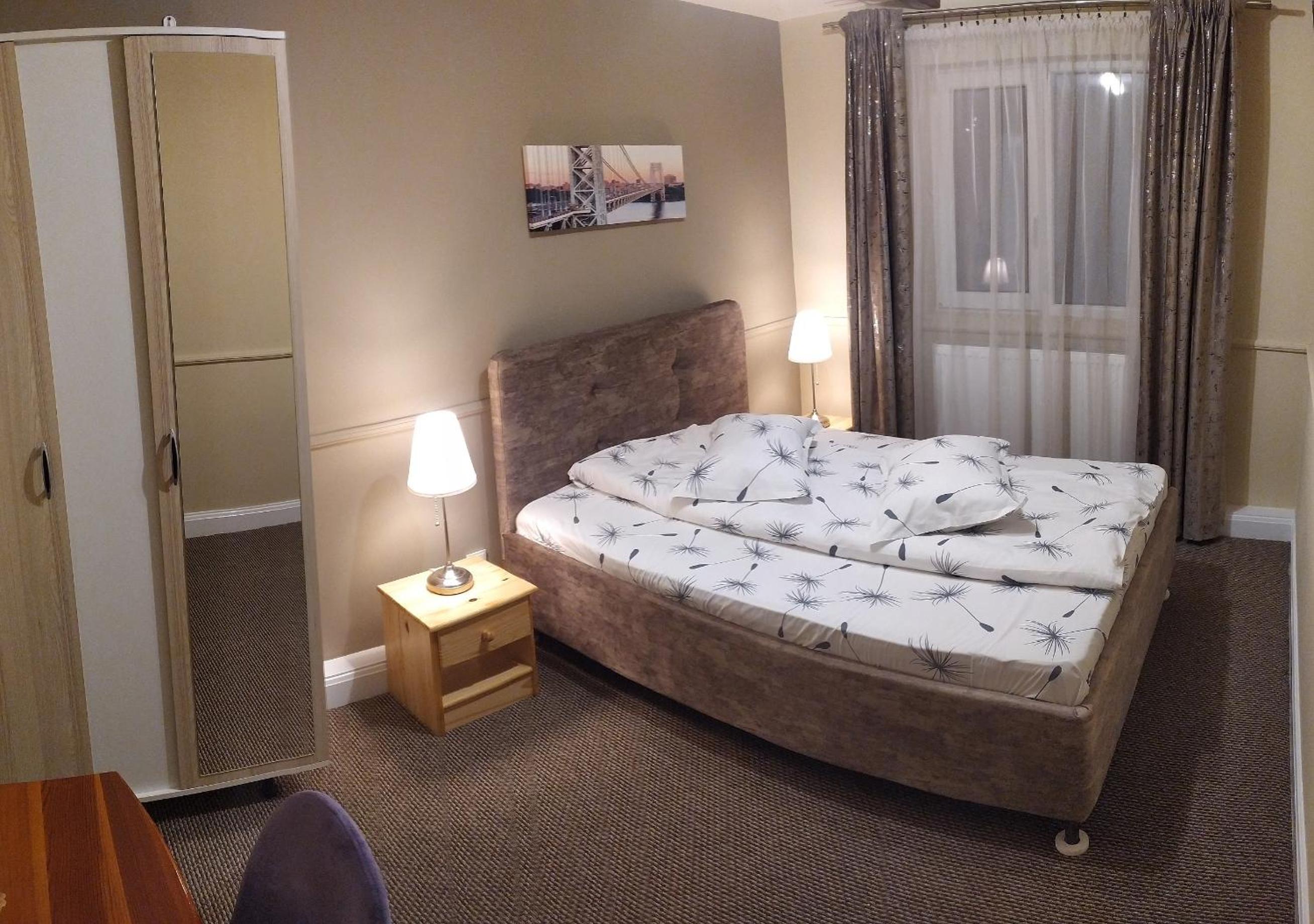 Queen Room photo 3