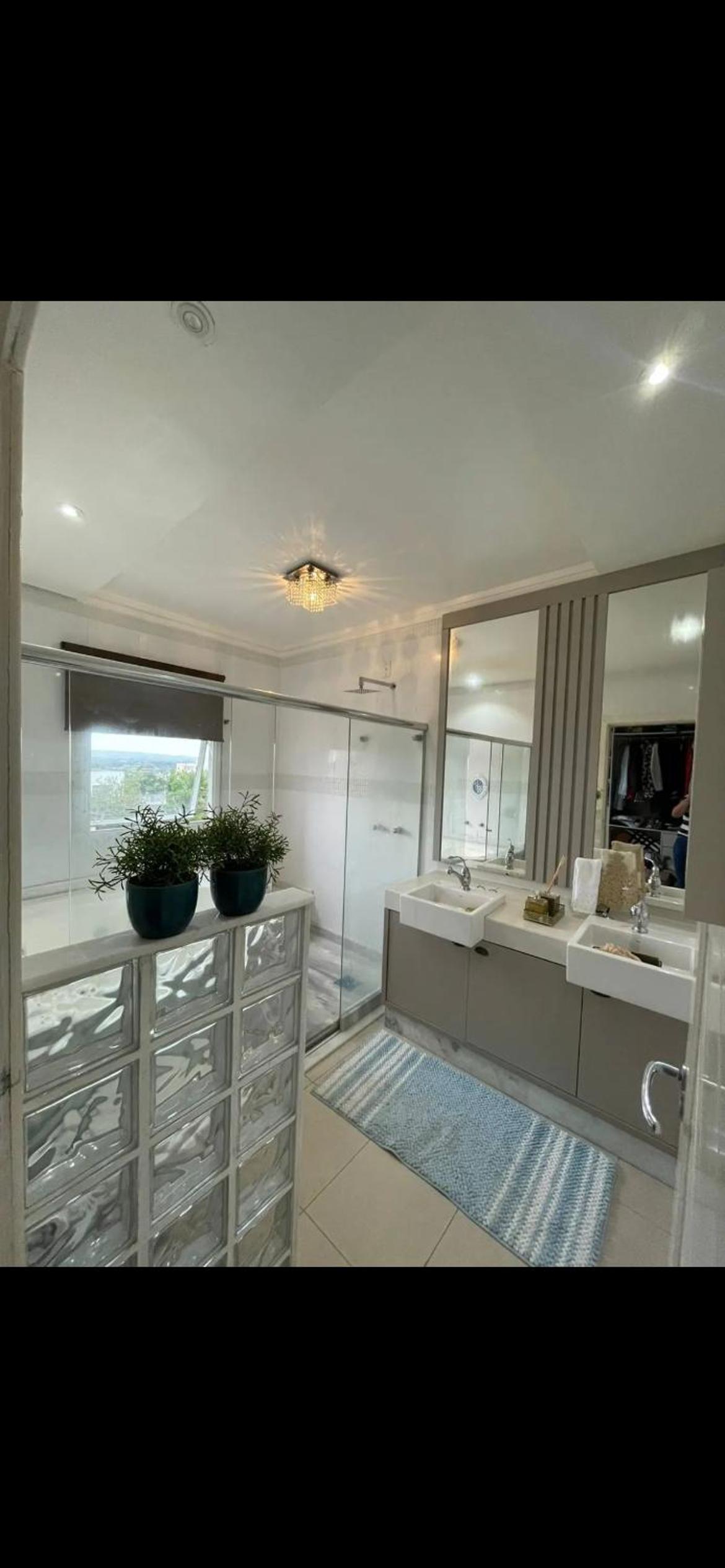 One-Bedroom Apartment With City View photo 2
