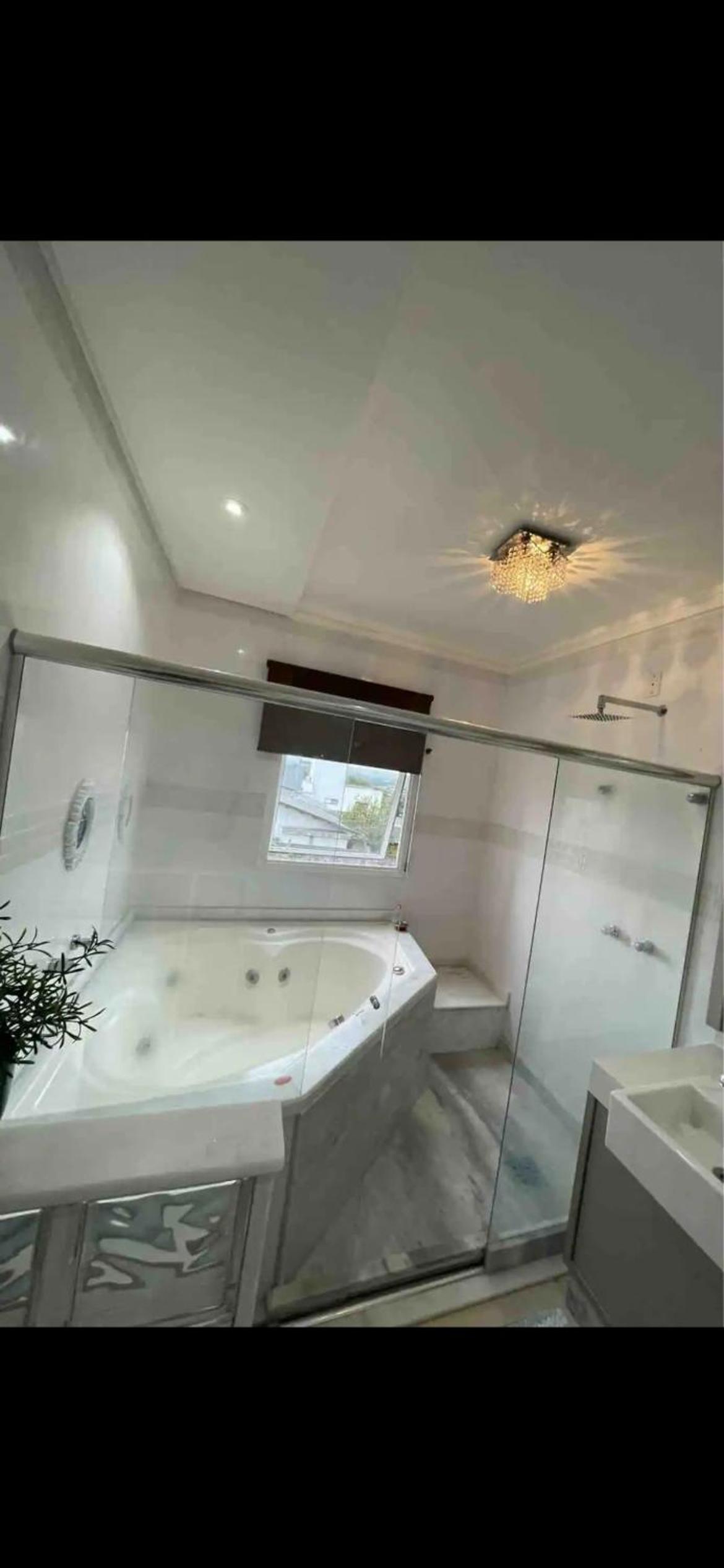 One-Bedroom Apartment With City View photo 3