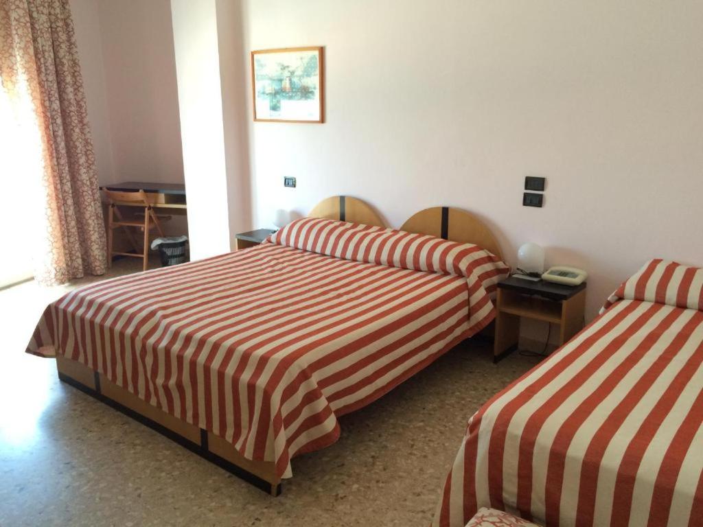 Economy Triple Room