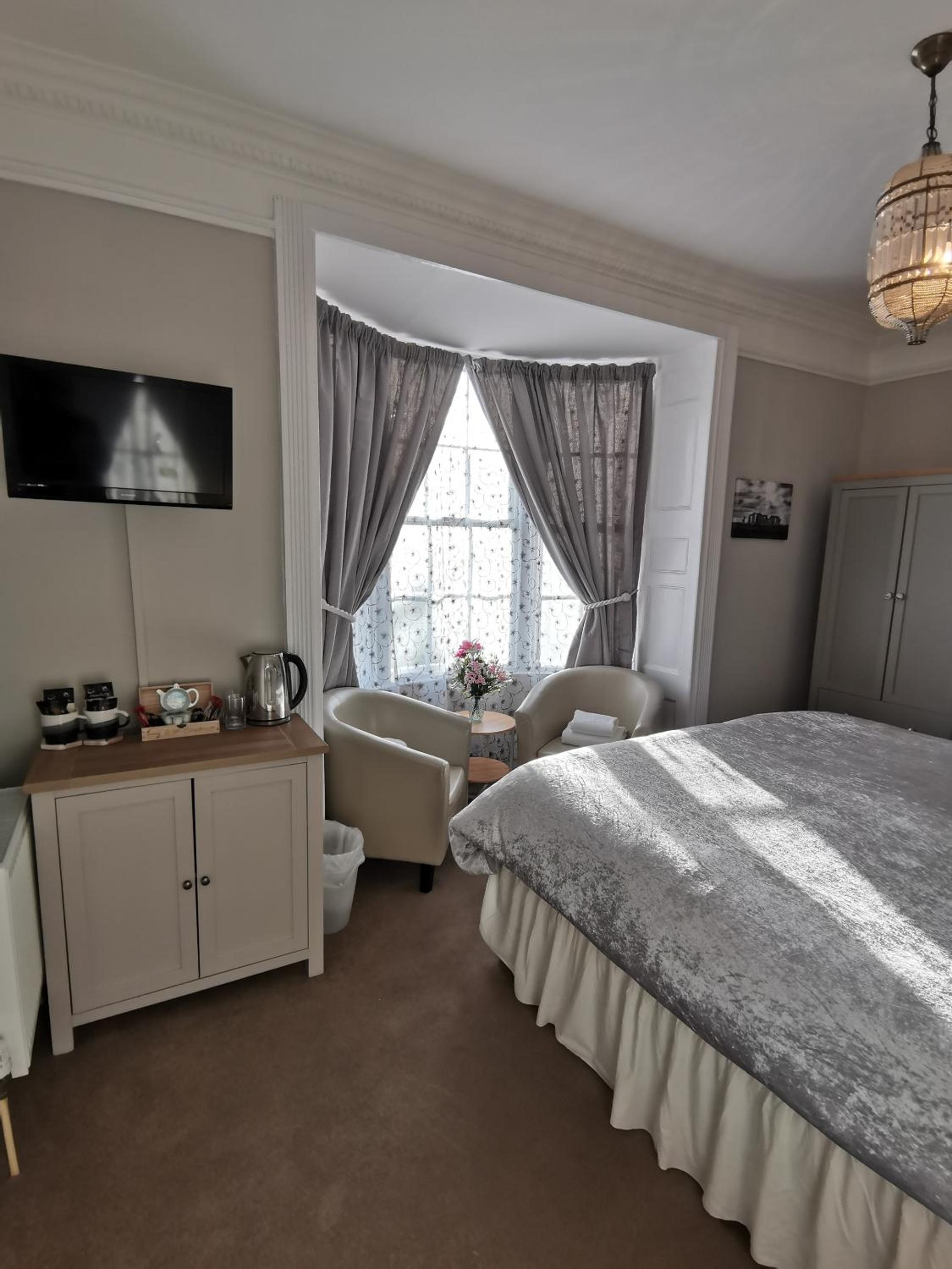 Double Room with Private Bathroom photo 2