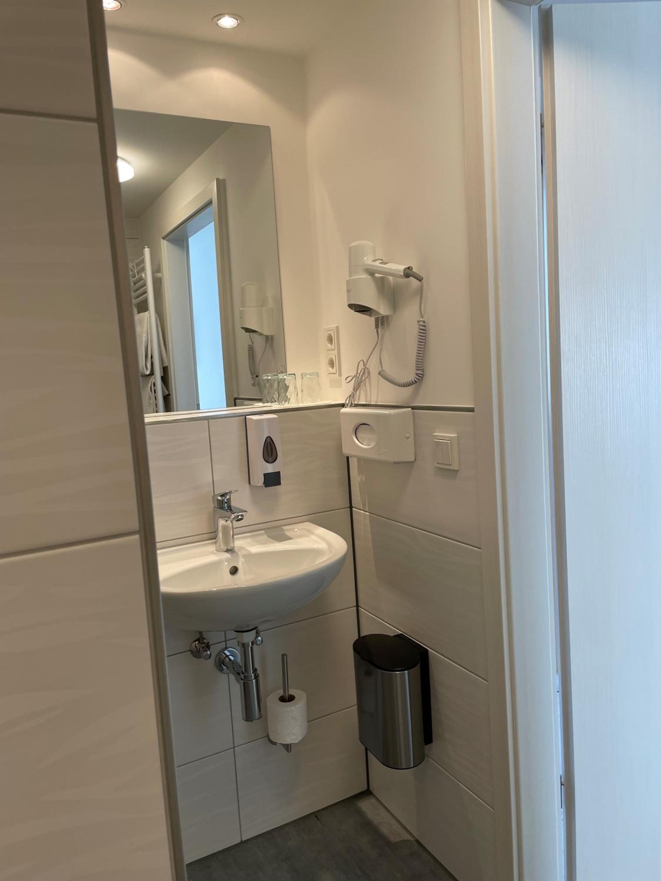 Double Room - Photo 5