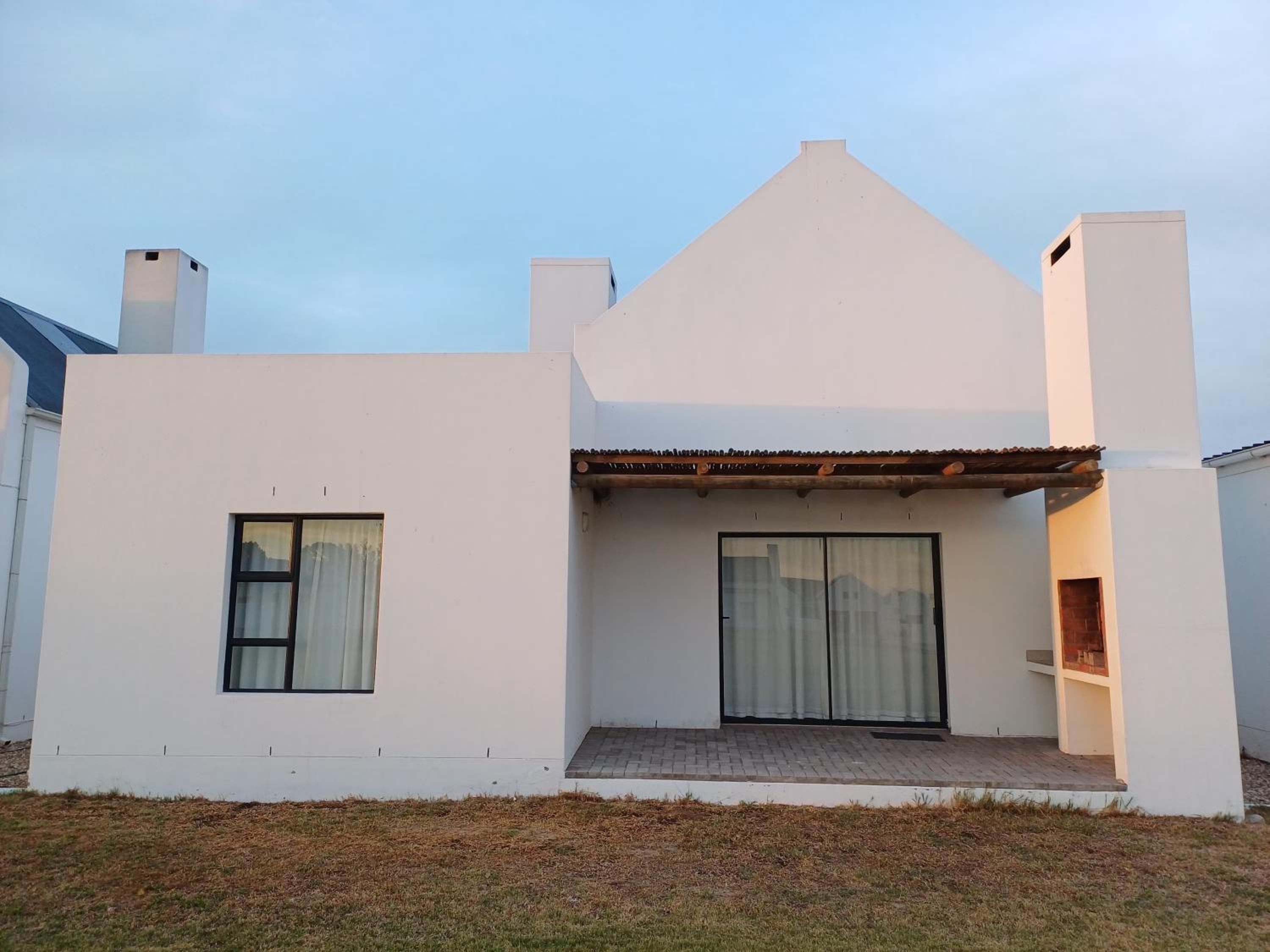 Two-Bedroom House photo 3