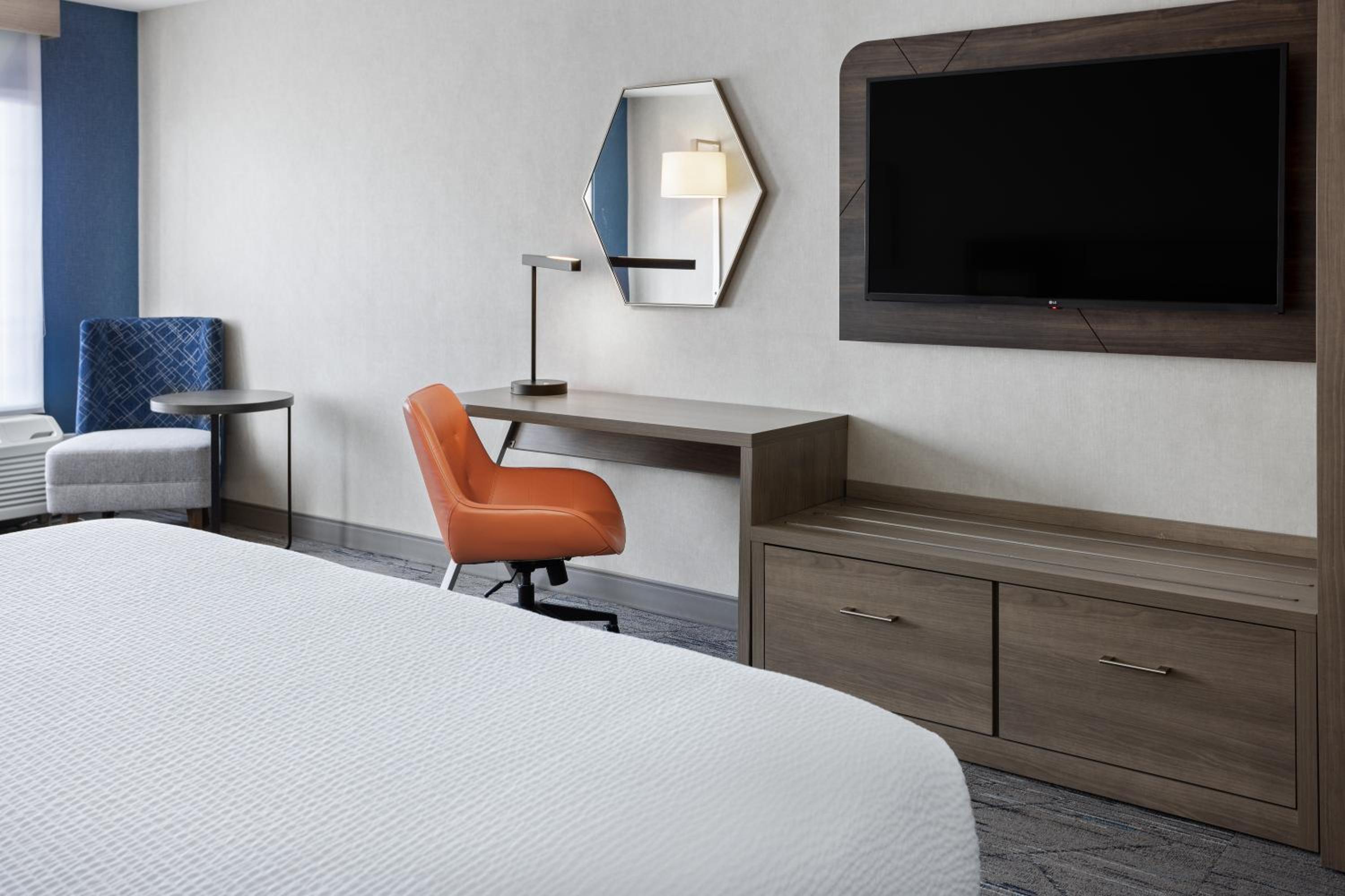 King Suite with Sofa Bed - Communications Accessible photo 1