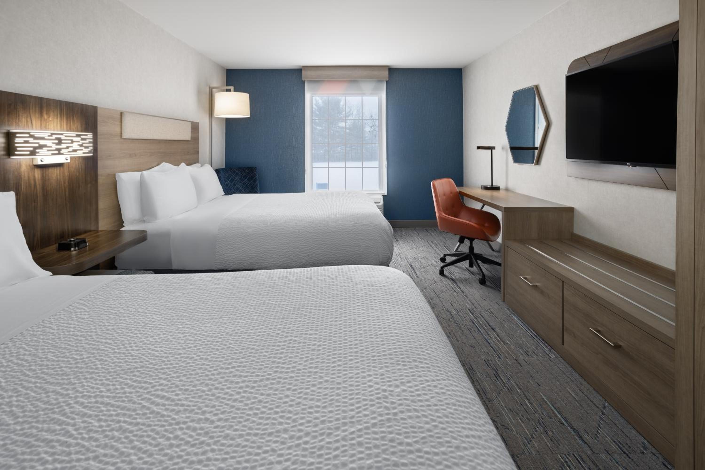 Room with Two Beds - Hearing Accessible - Non-Smoking