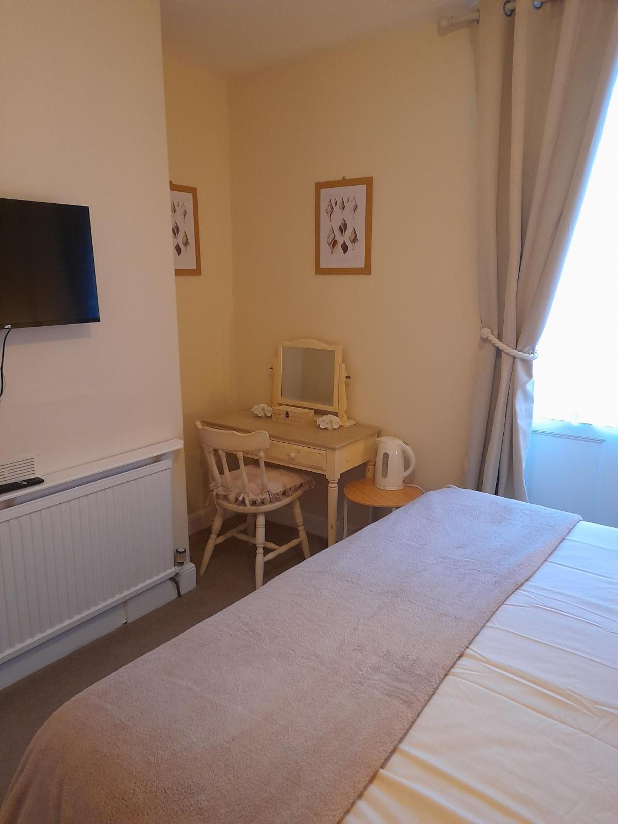 Double Room with Private Bathroom photo 1
