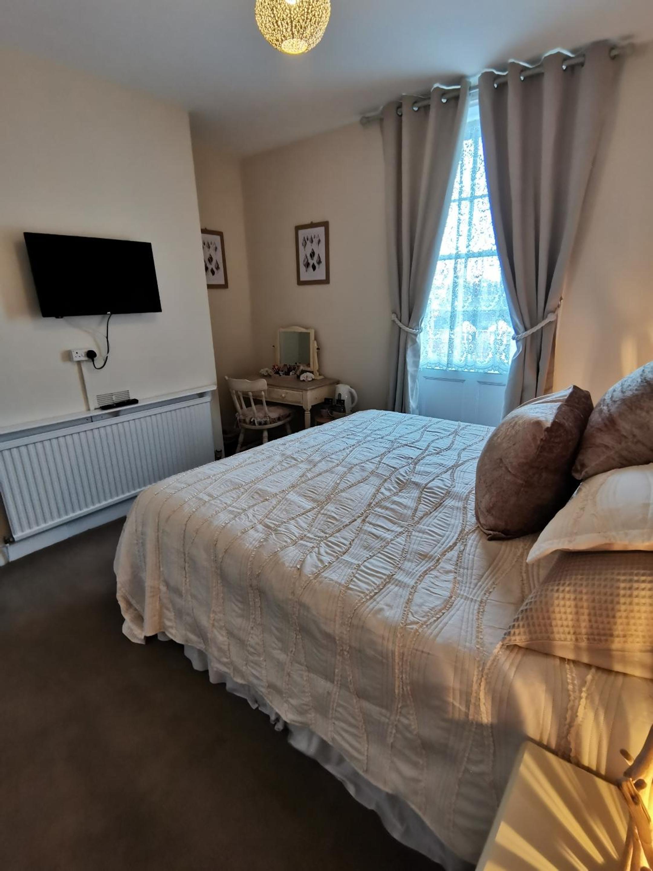 Double Room with Private Bathroom photo 2