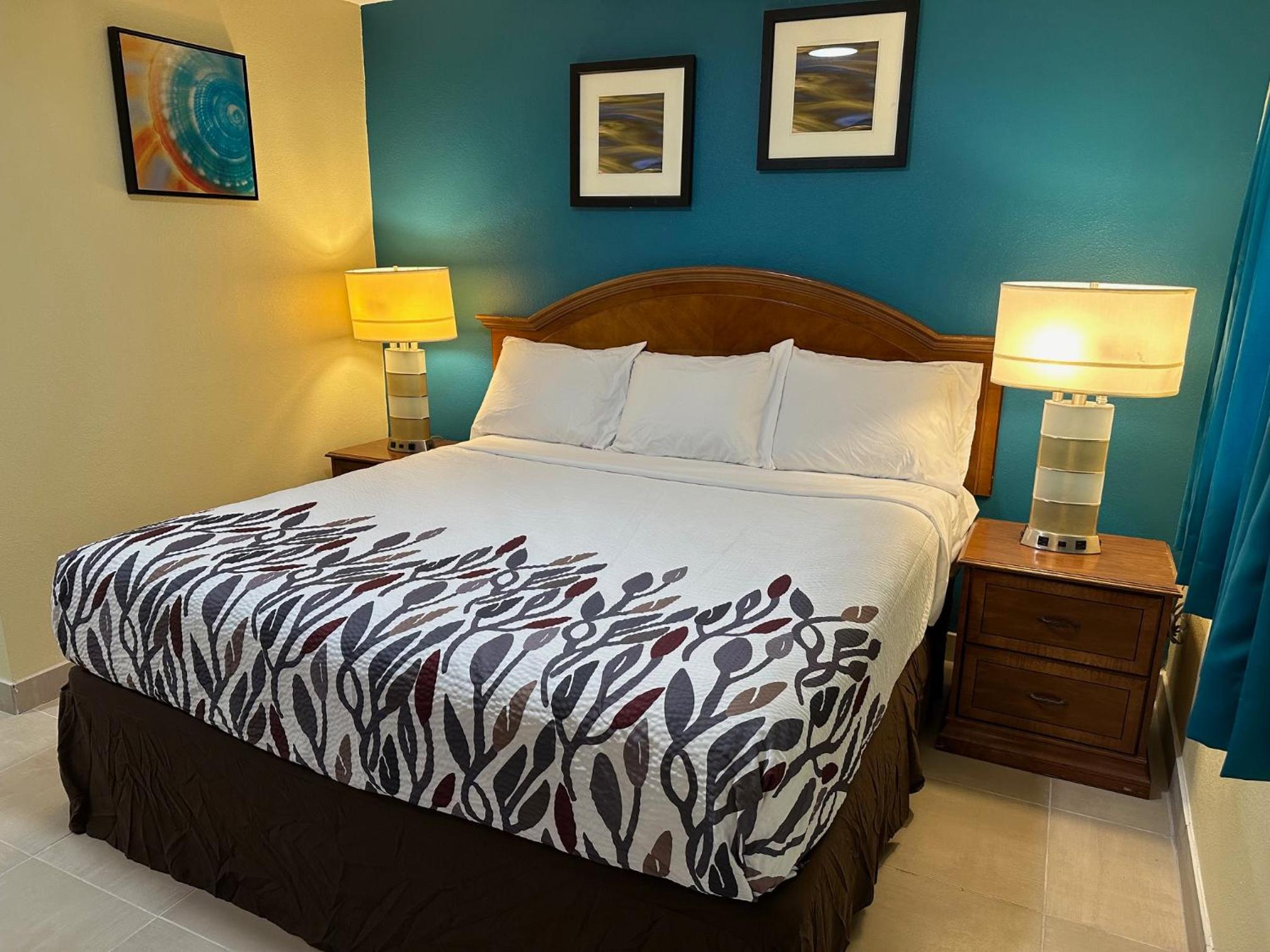 Deluxe King Room