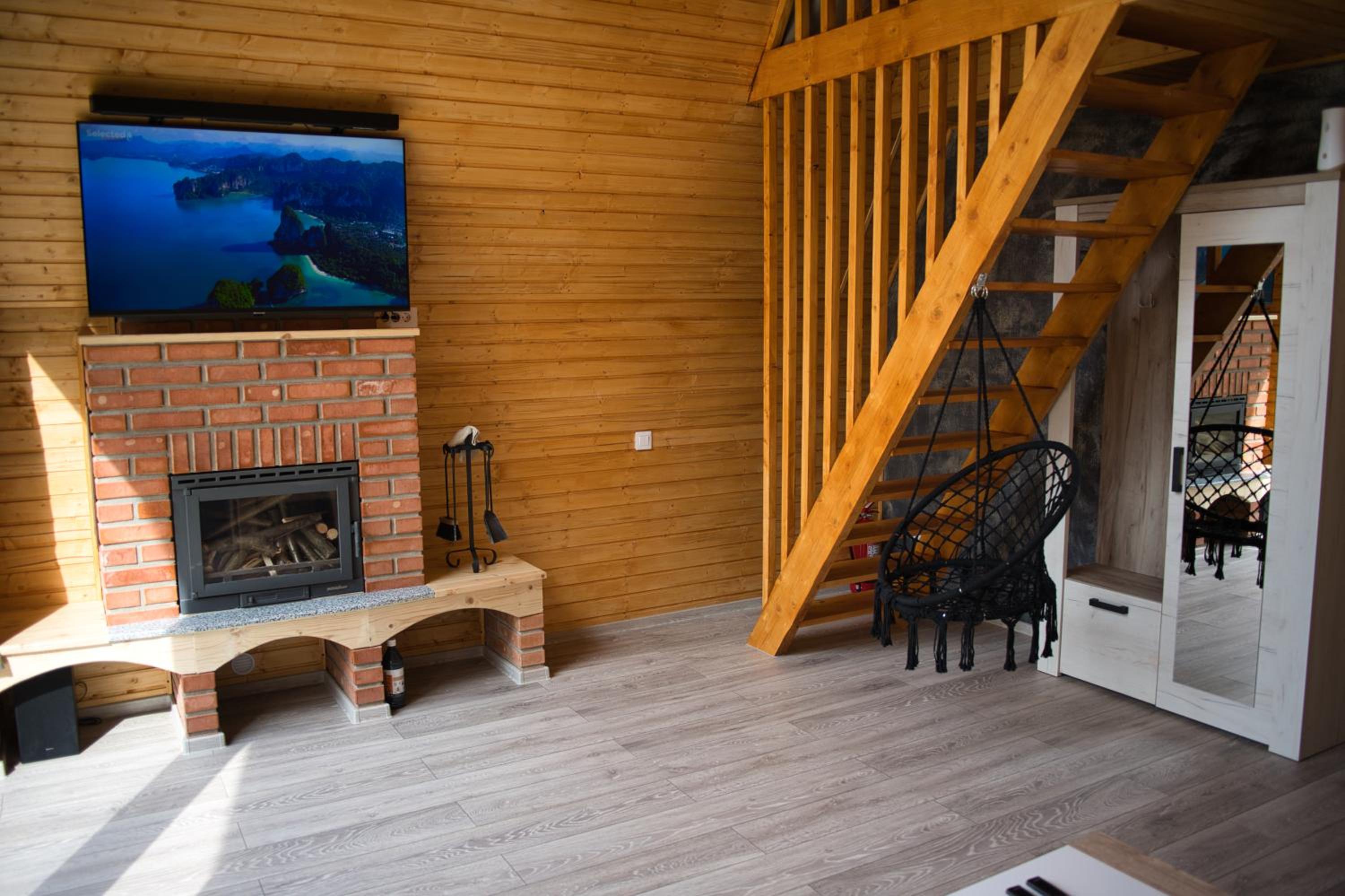 One-Bedroom Chalet - Photo 3