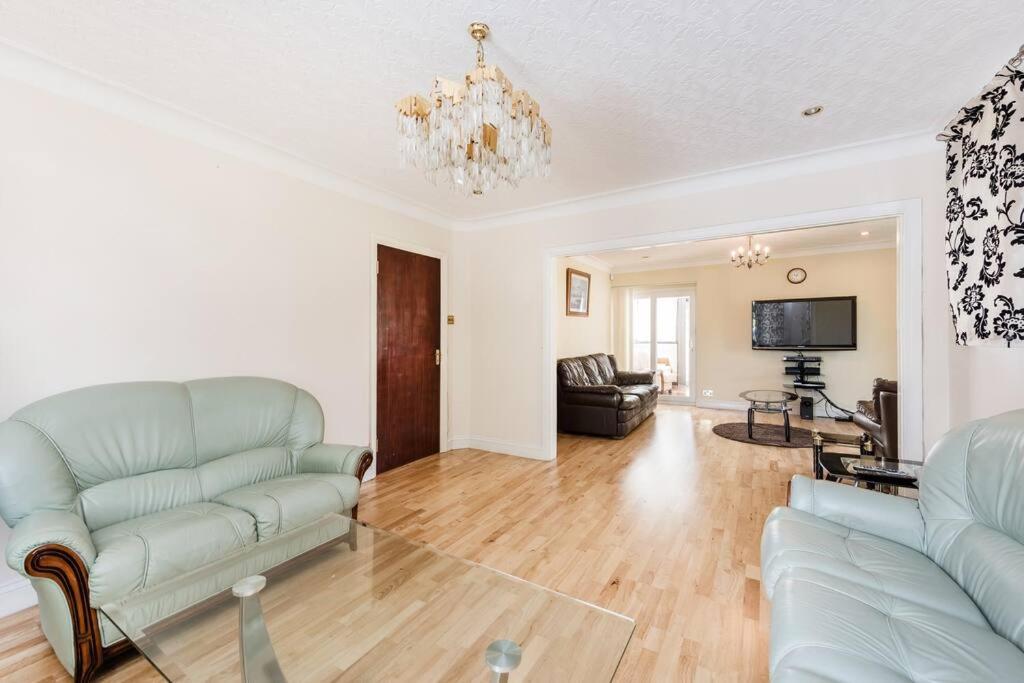 Two-Bedroom House photo 2