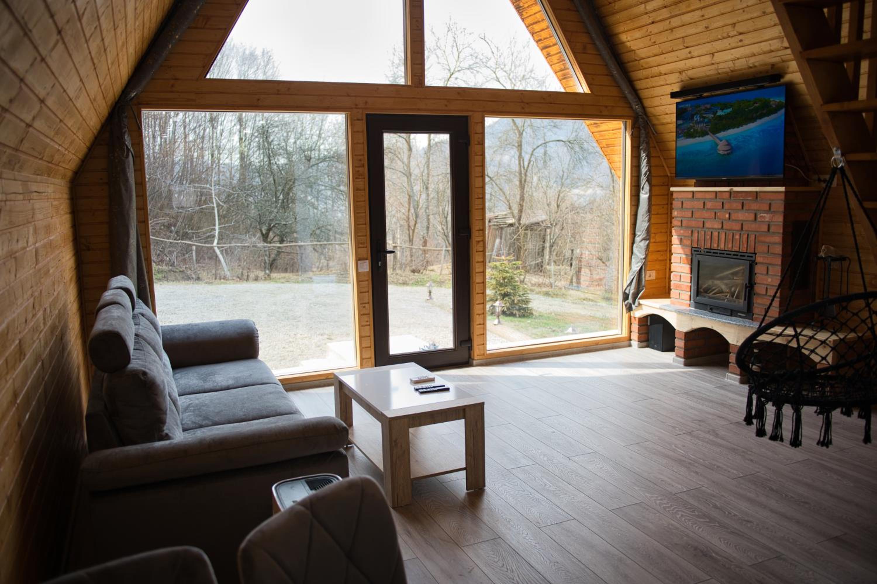 One-Bedroom Chalet - Photo 5