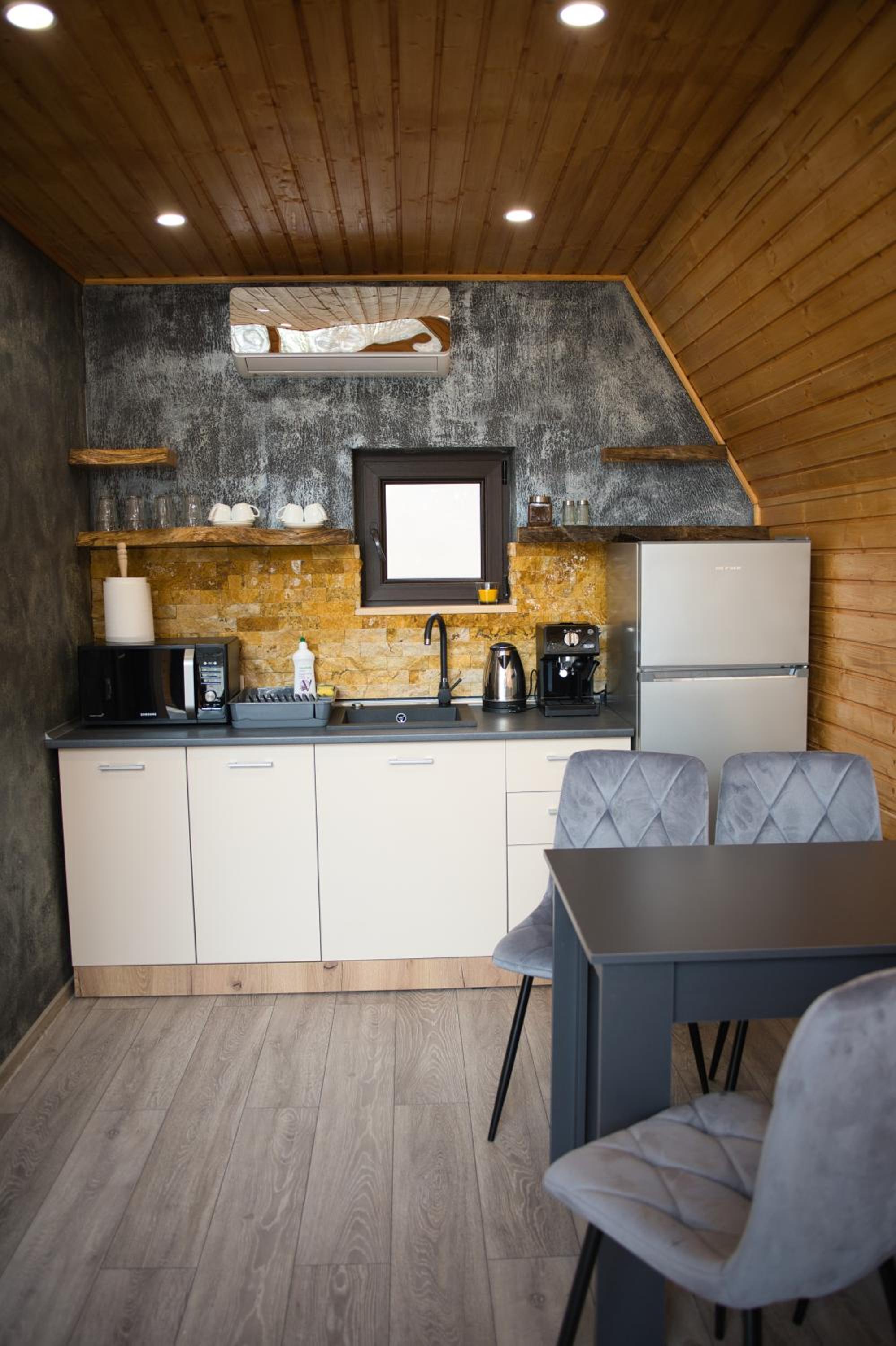 One-Bedroom Chalet - Photo 9