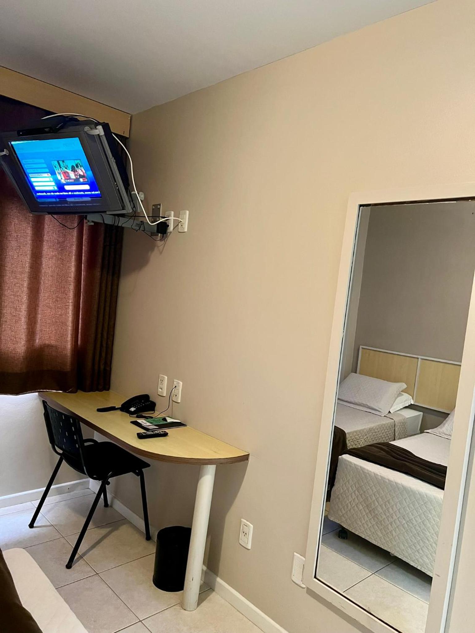 Economy Twin Room - Photo 6