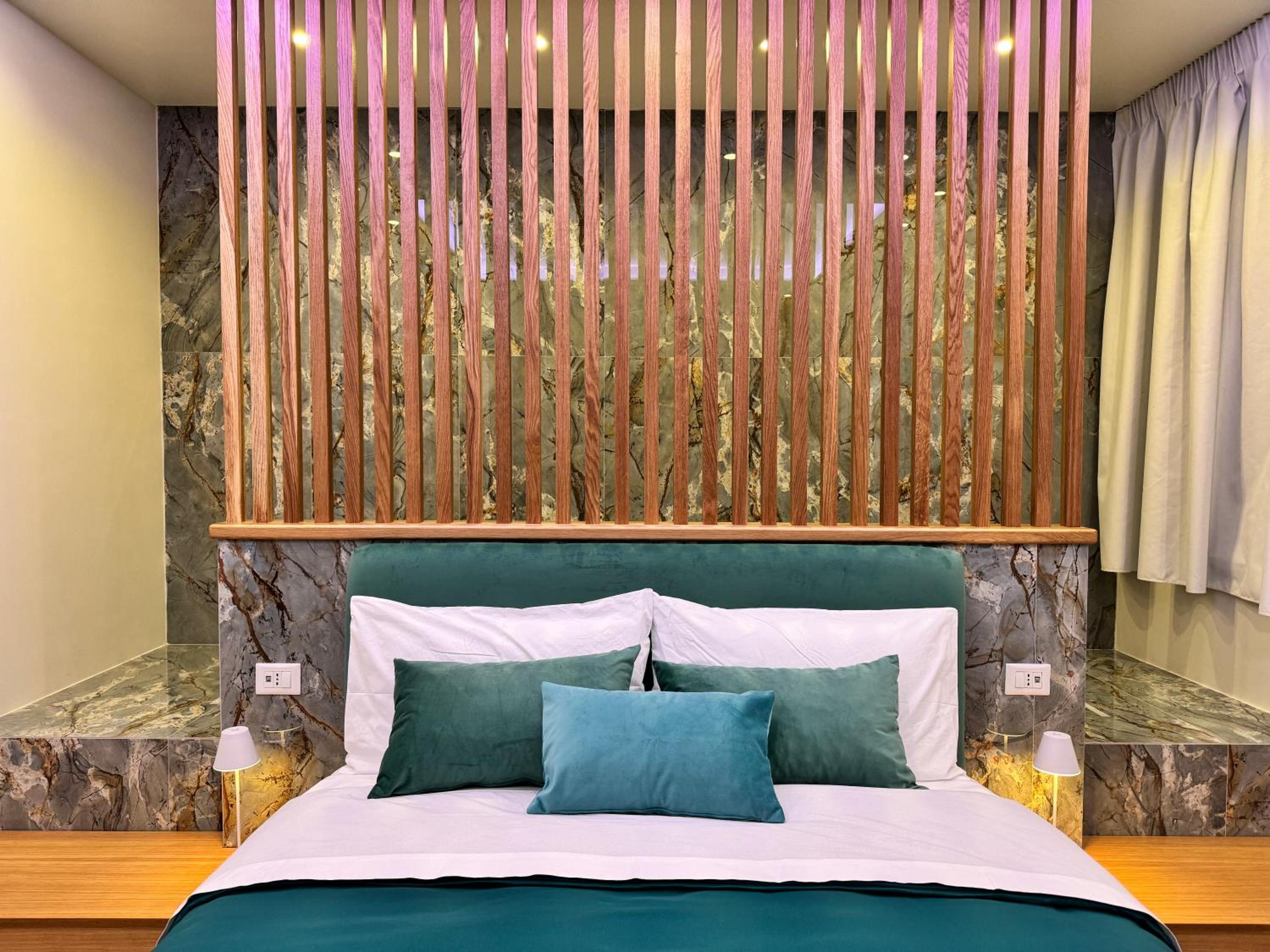 Queen Room with Spa Bath