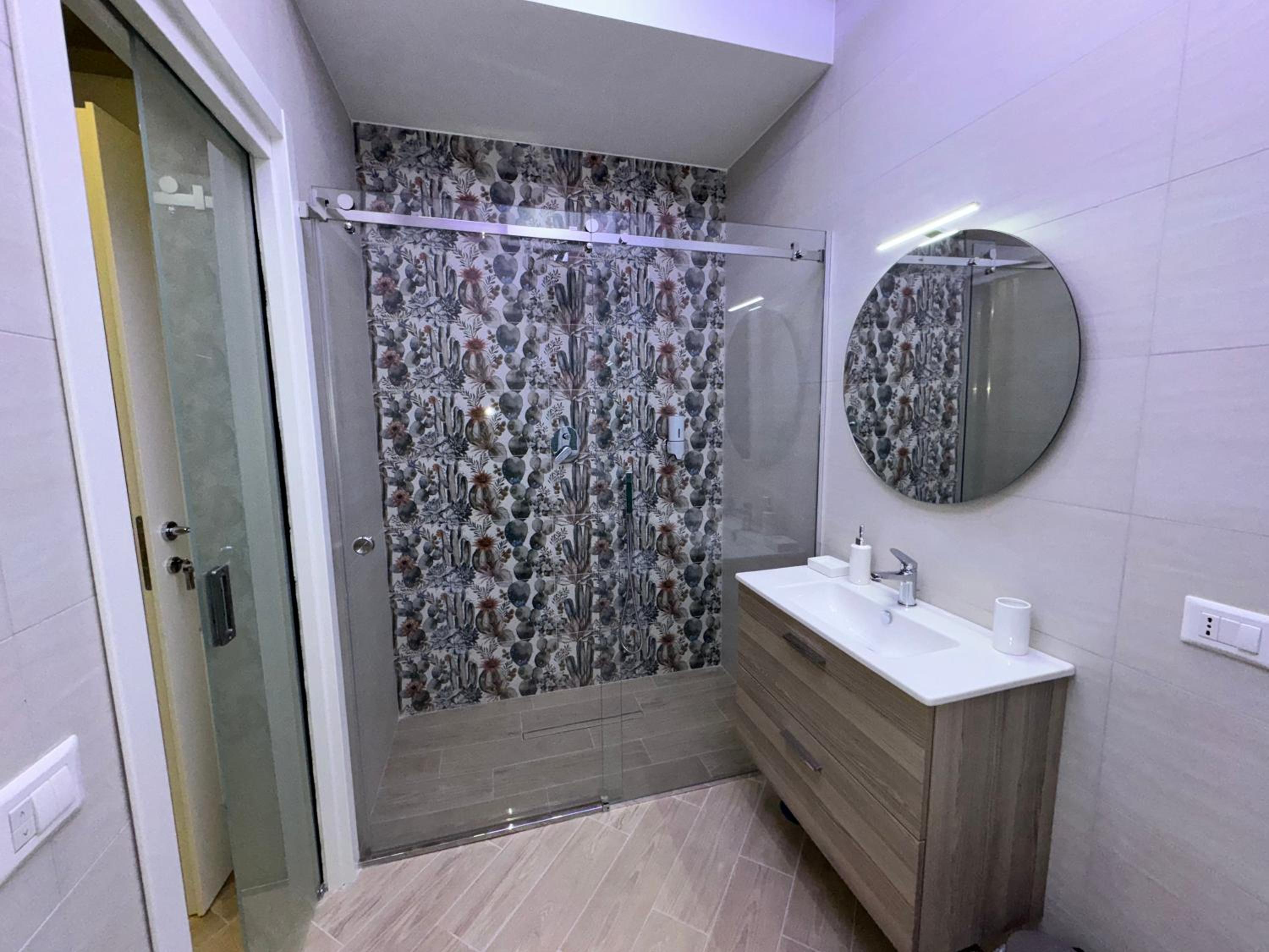 Single Room with Private Bathroom photo 2