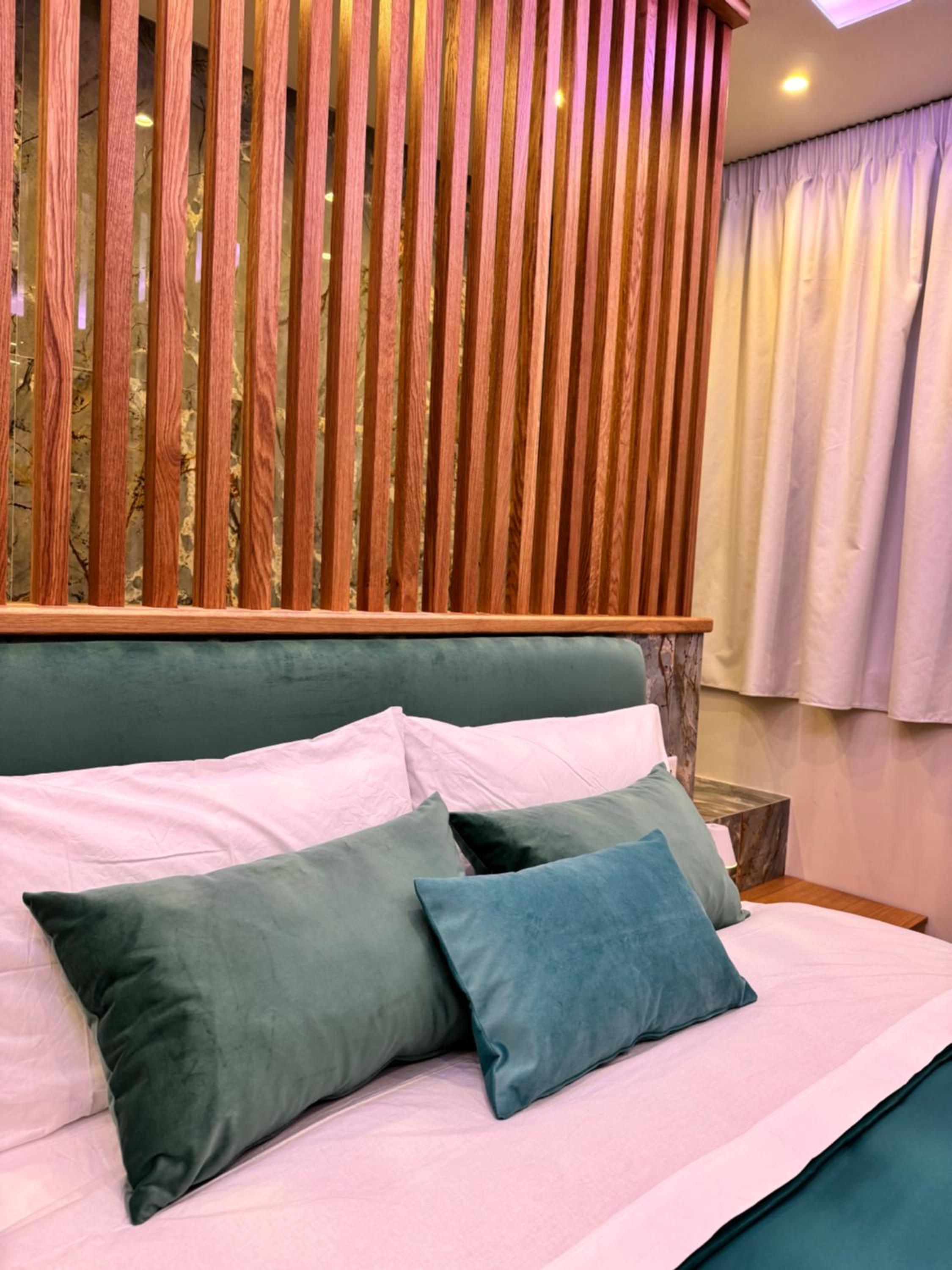 Queen Room with Spa Bath photo 3