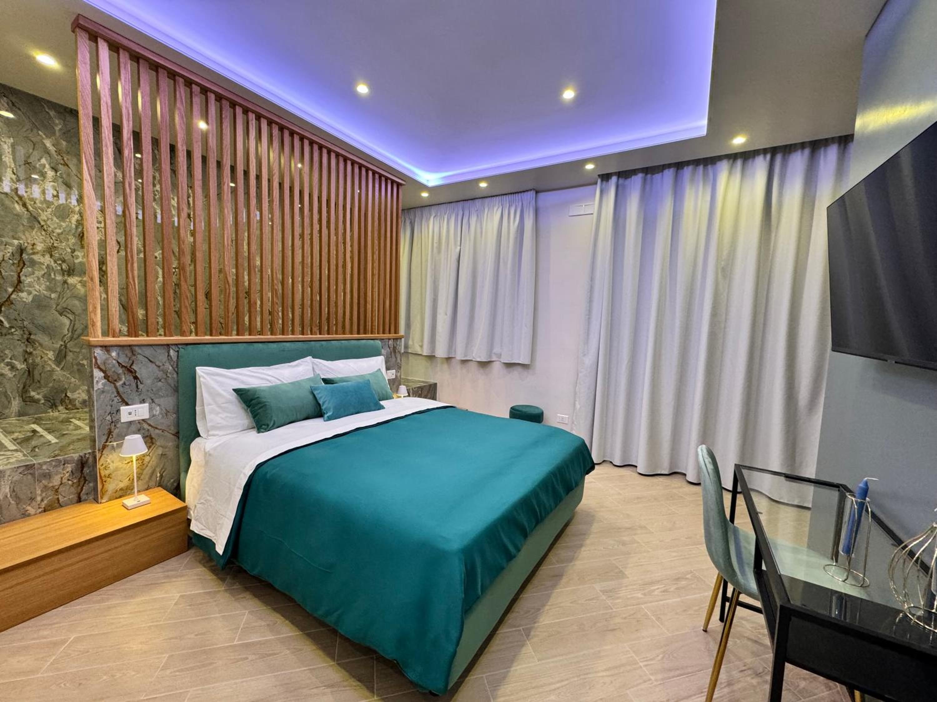 Queen Room with Spa Bath photo 2