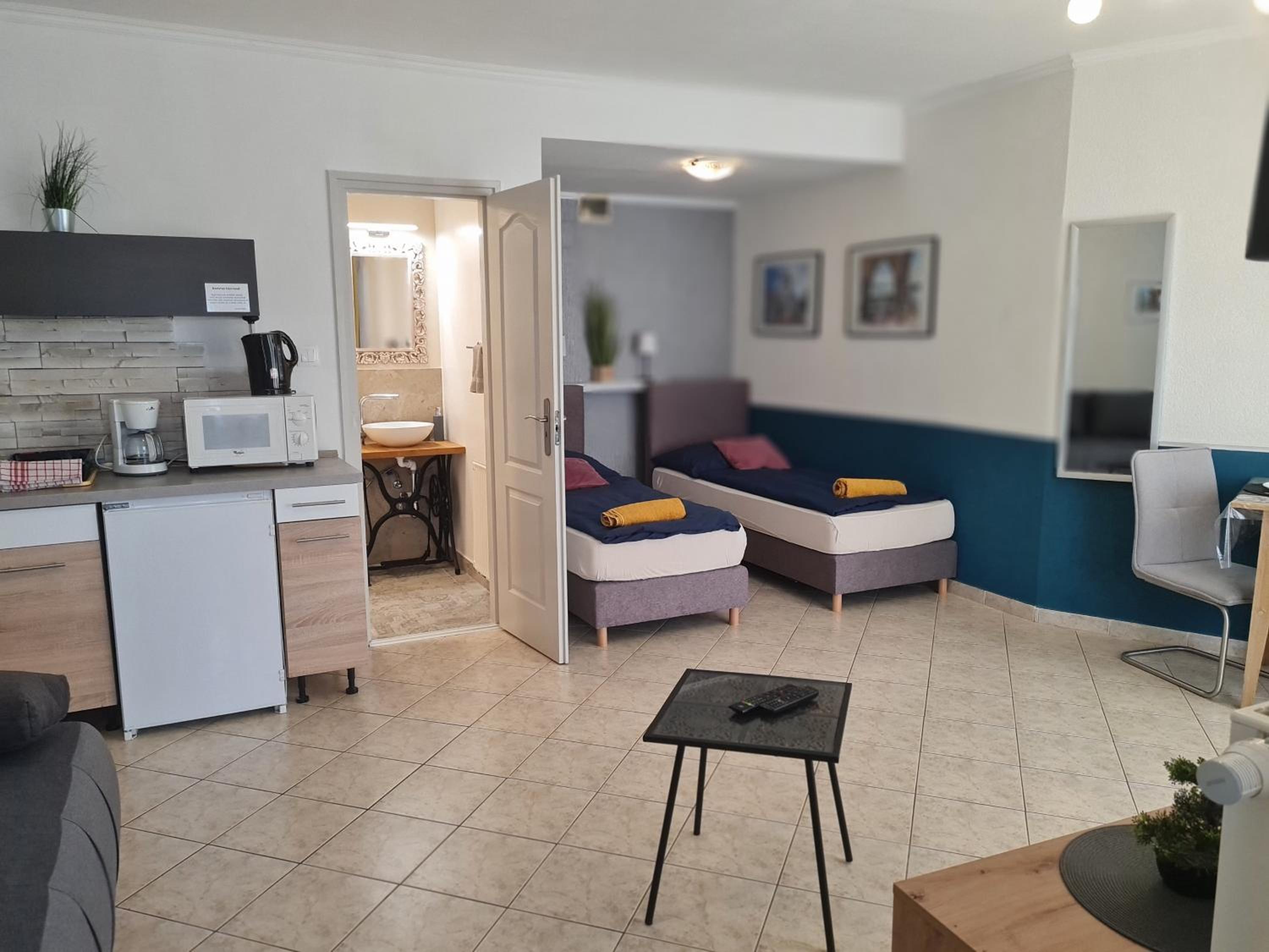 Studio Apartment - Photo 3