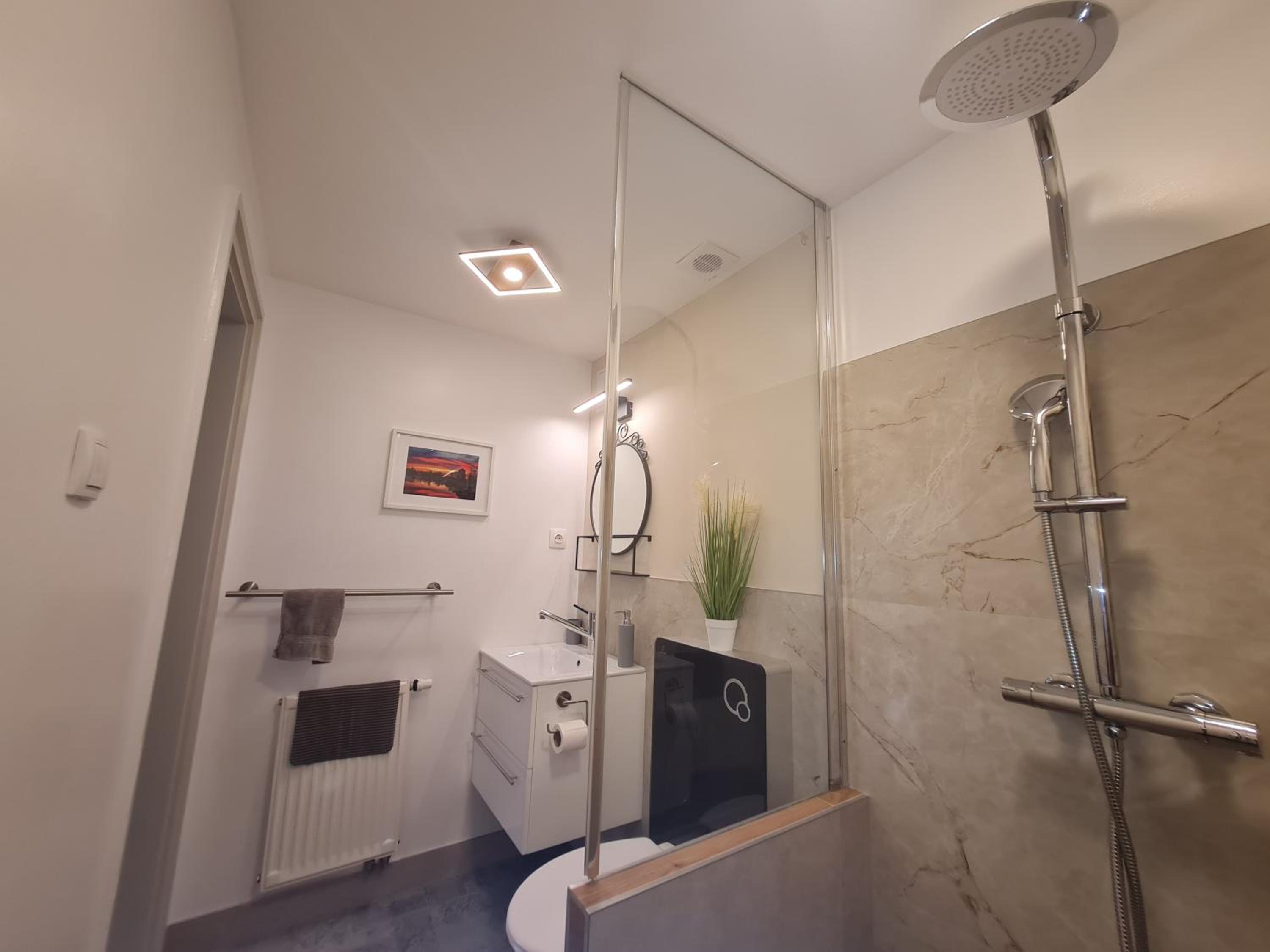 Studio Apartment - Photo 4
