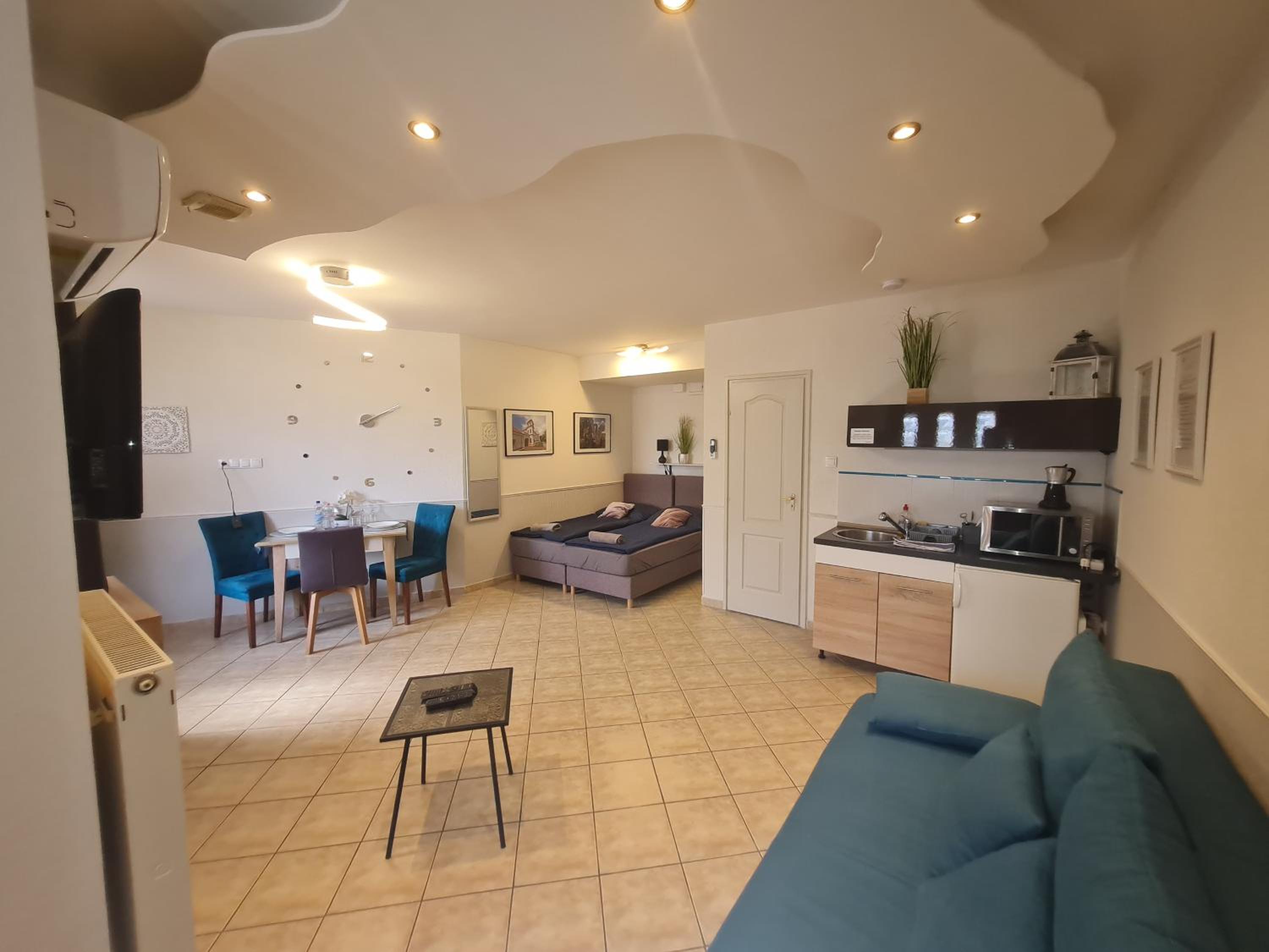 Studio Apartment - Photo 9