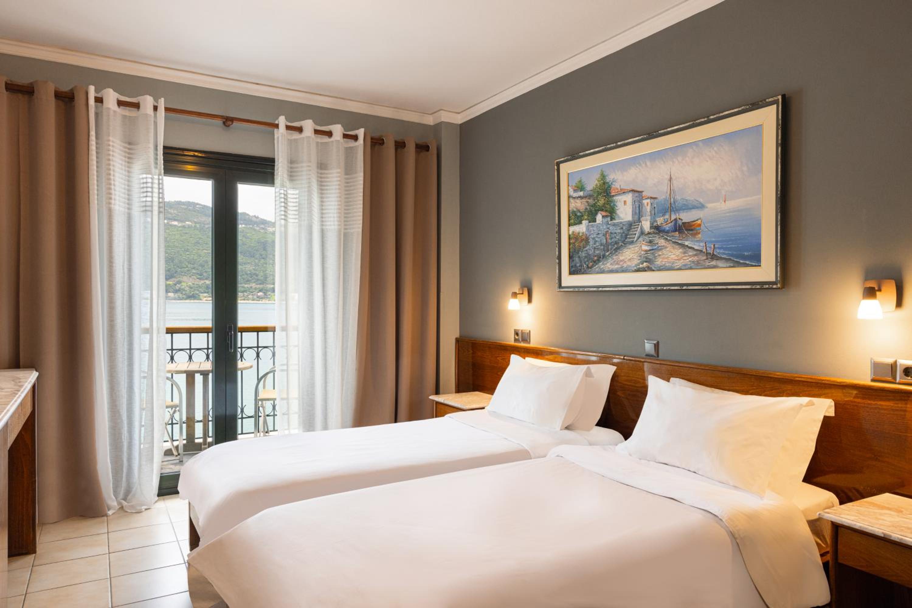 Double or Twin Room - Photo 1