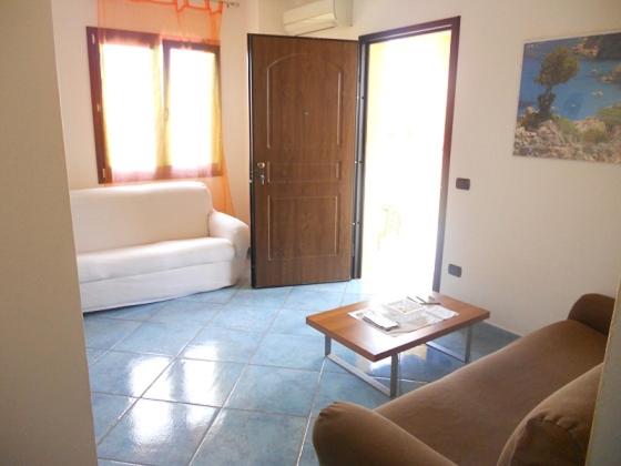 One-Bedroom House photo 1