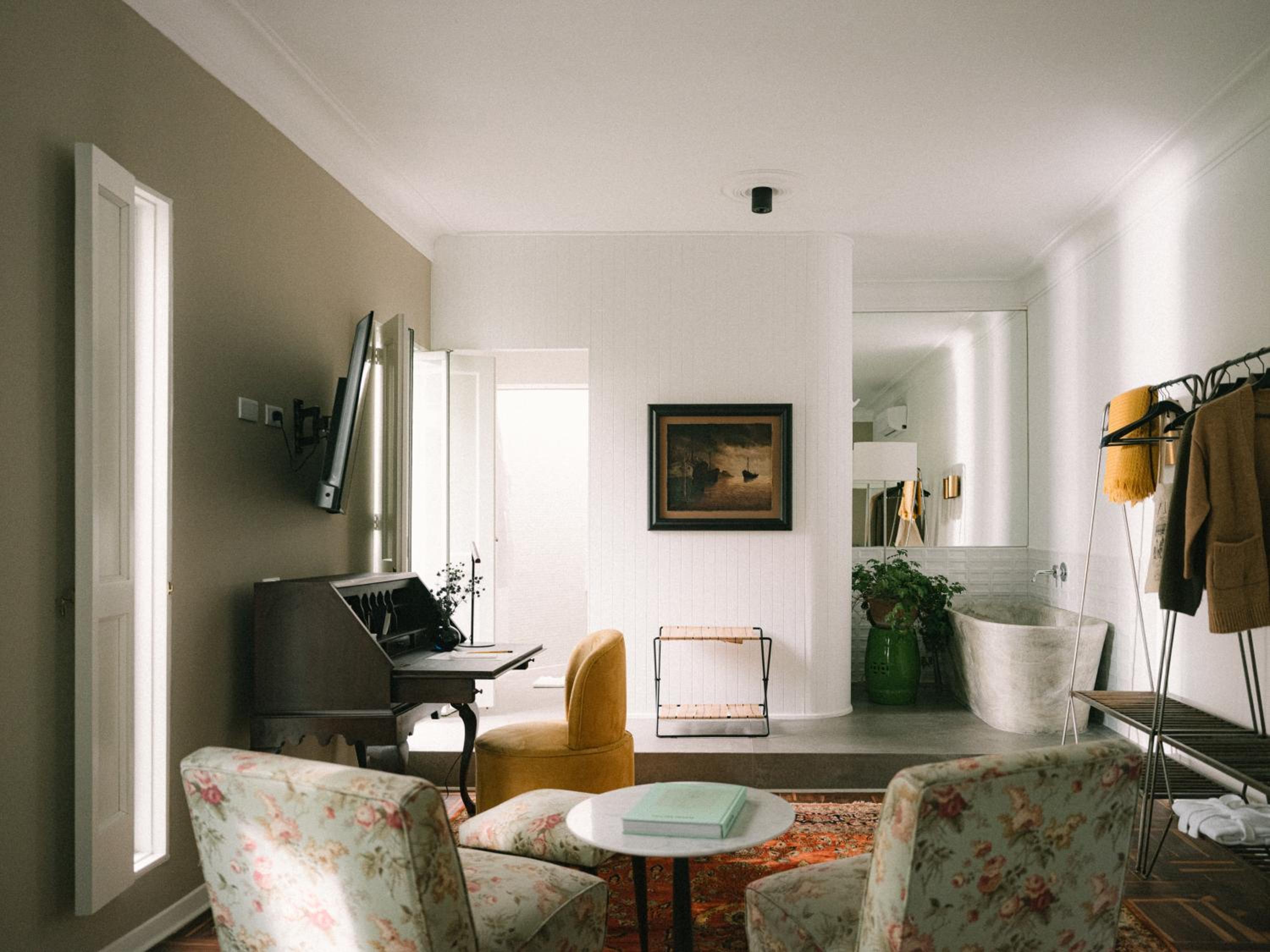 Superior King Room photo 3