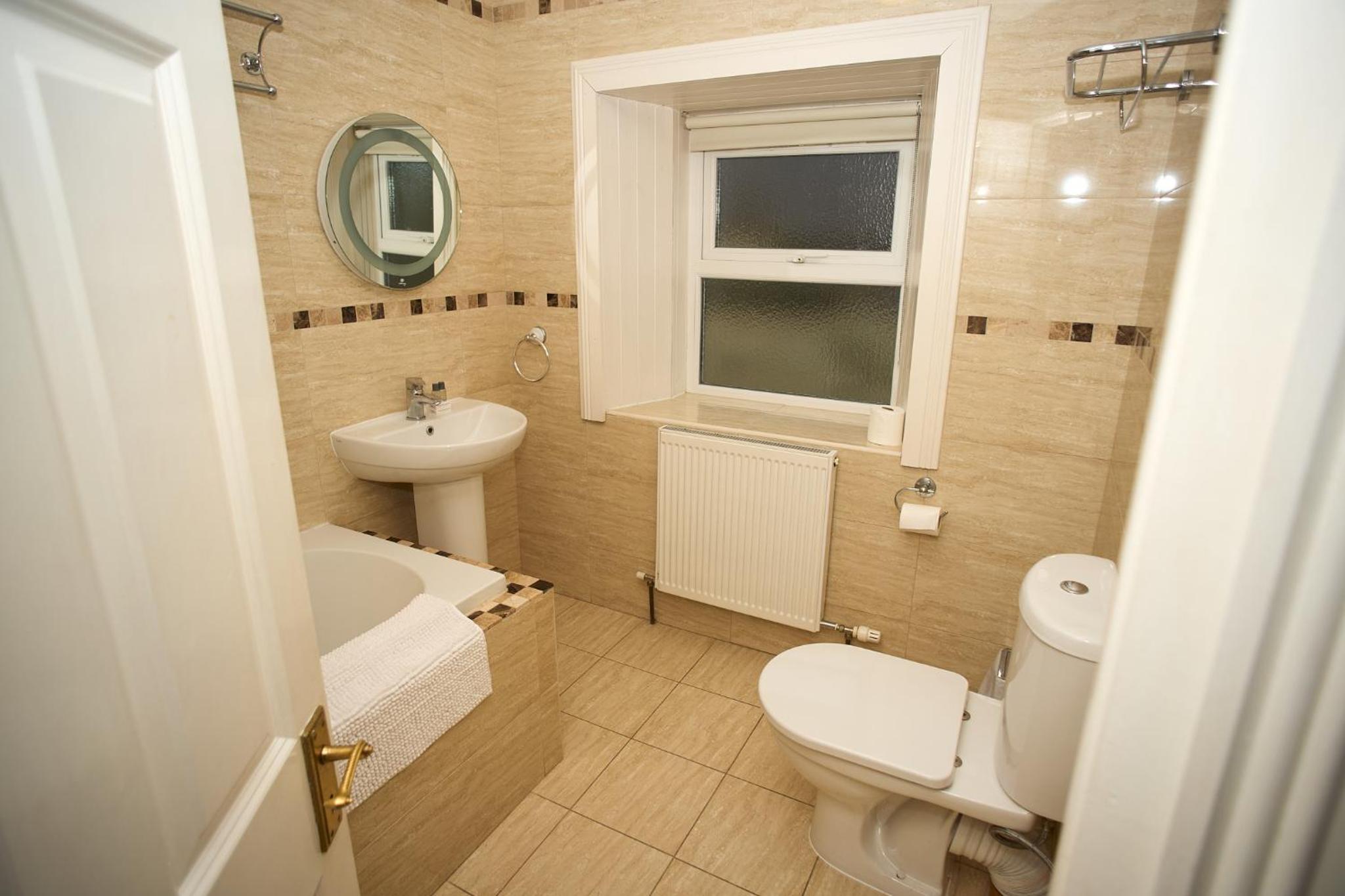 Deluxe Double Room with Shower photo 3