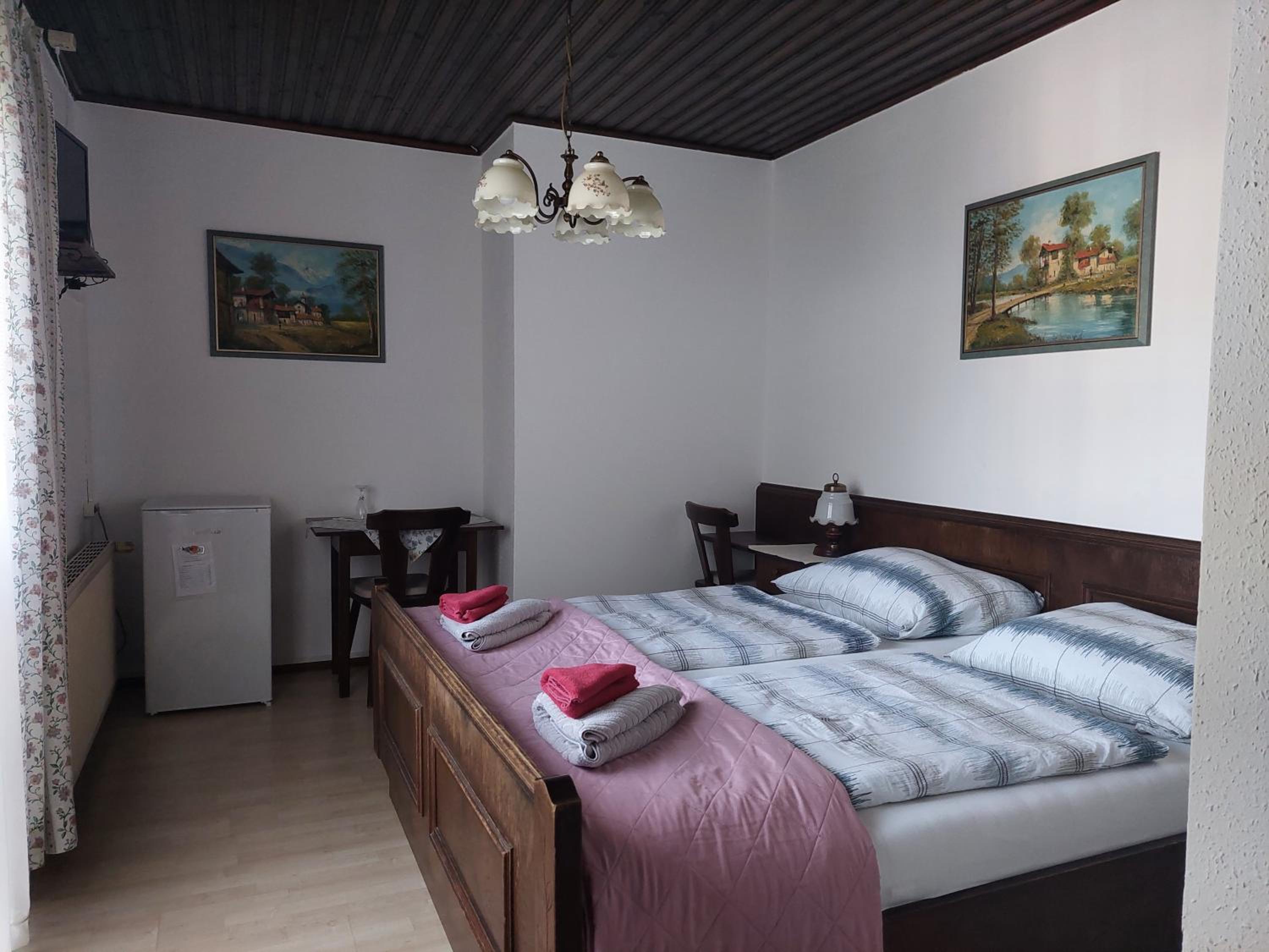 Standard Queen Room