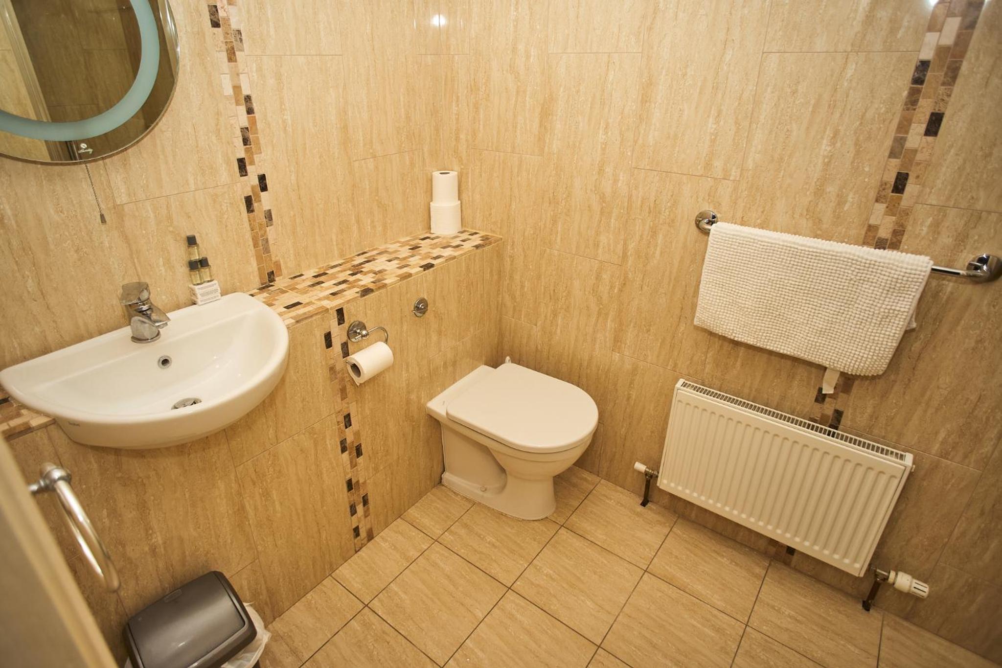 Triple Room with Shower - Photo 2