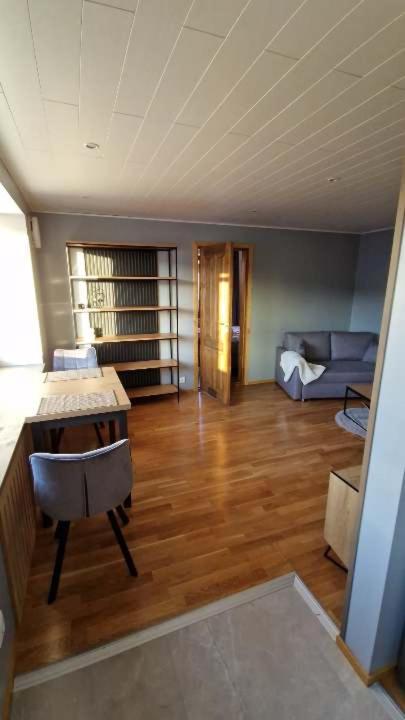 One-Bedroom Apartment photo 3