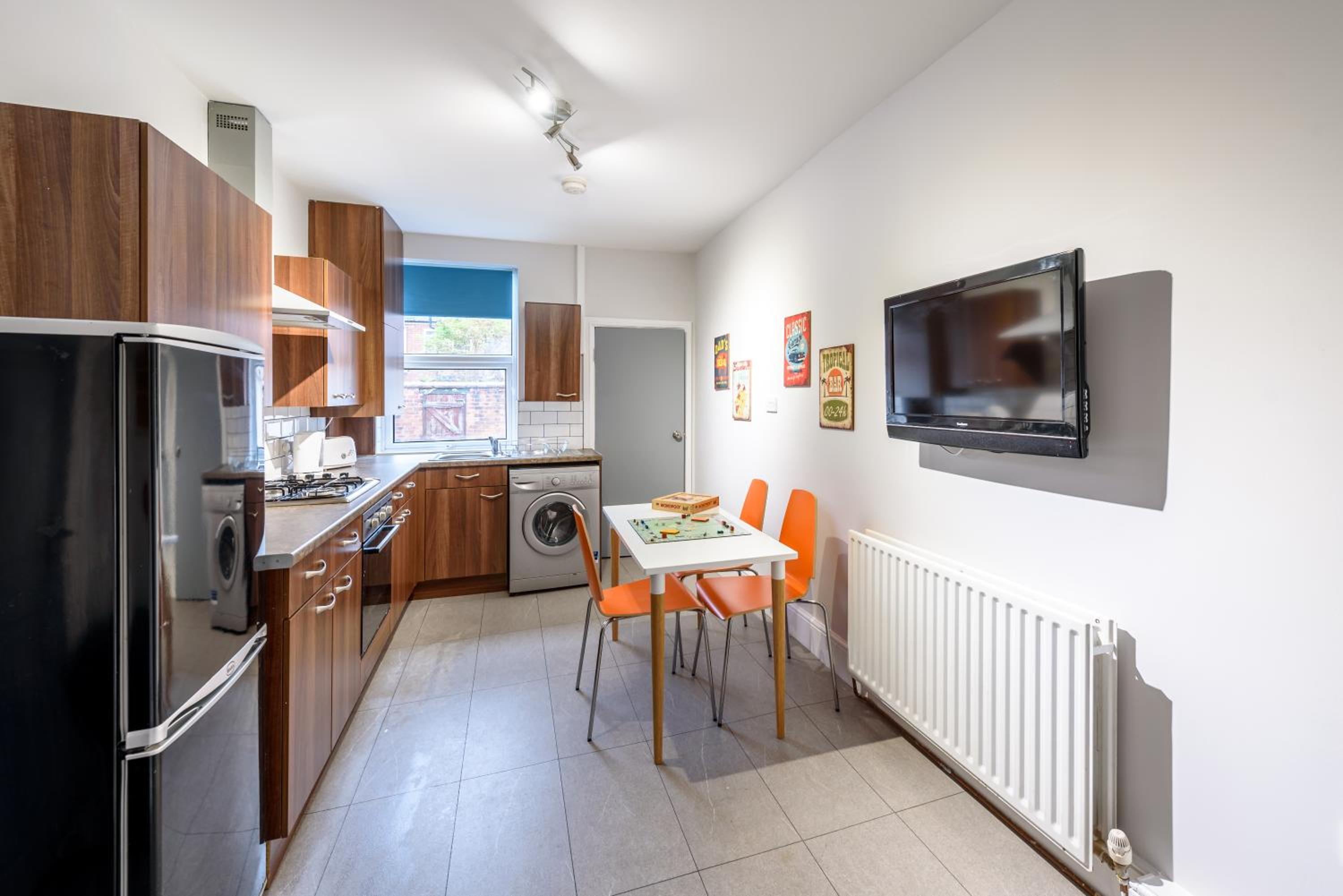 One-Bedroom Apartment - Photo 3