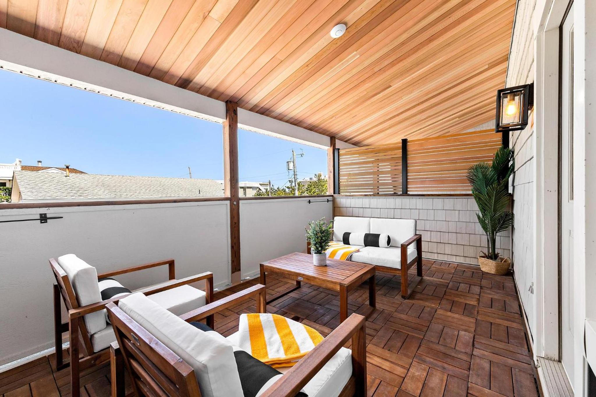 Queen Room with Balcony photo 3
