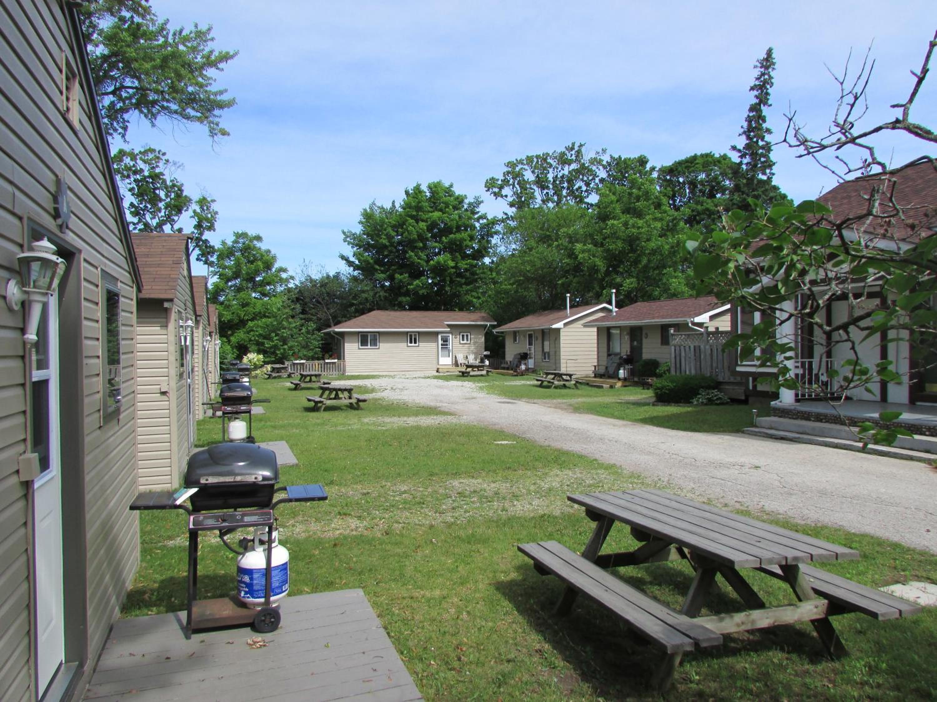 Three-Bedroom Cottage photo 3