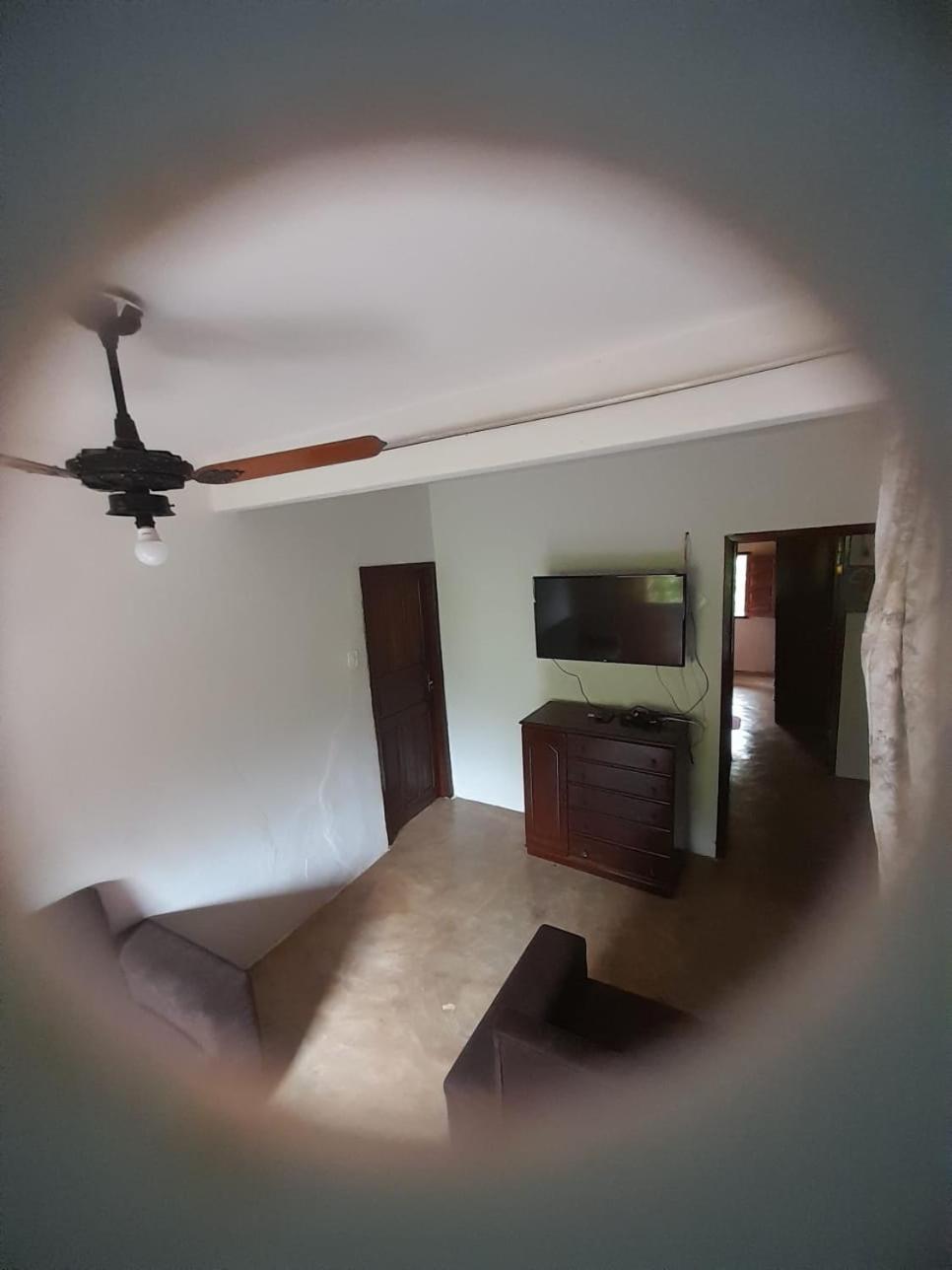 One-Bedroom House photo 1