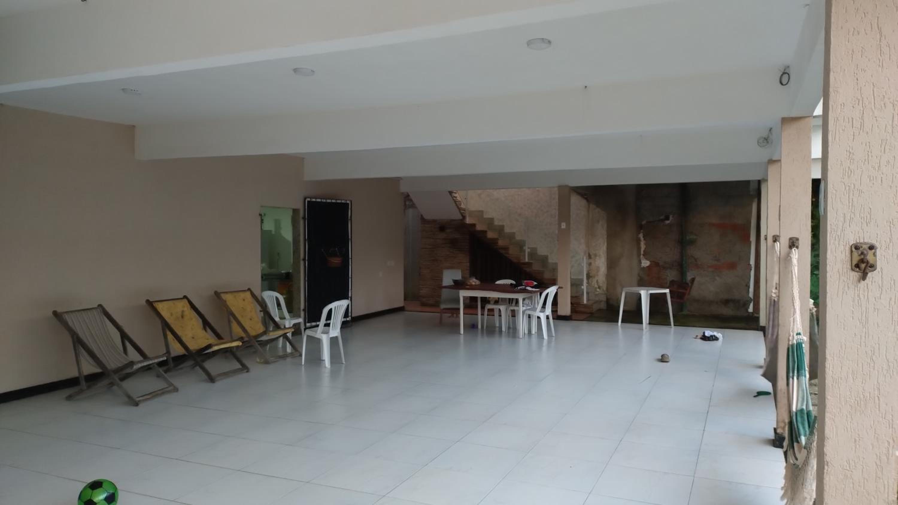 Six-Bedroom House photo 1