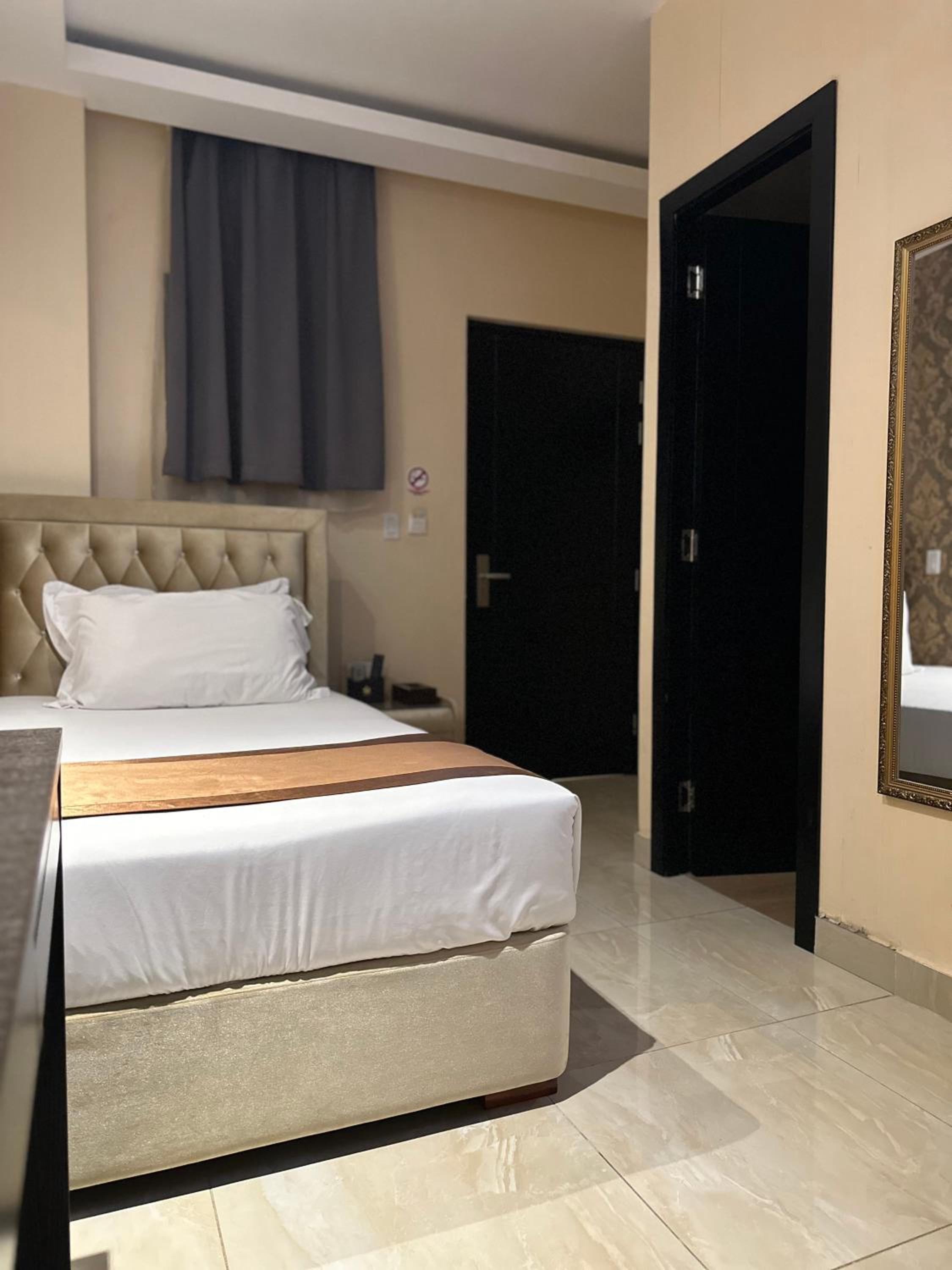 Single Room photo 1