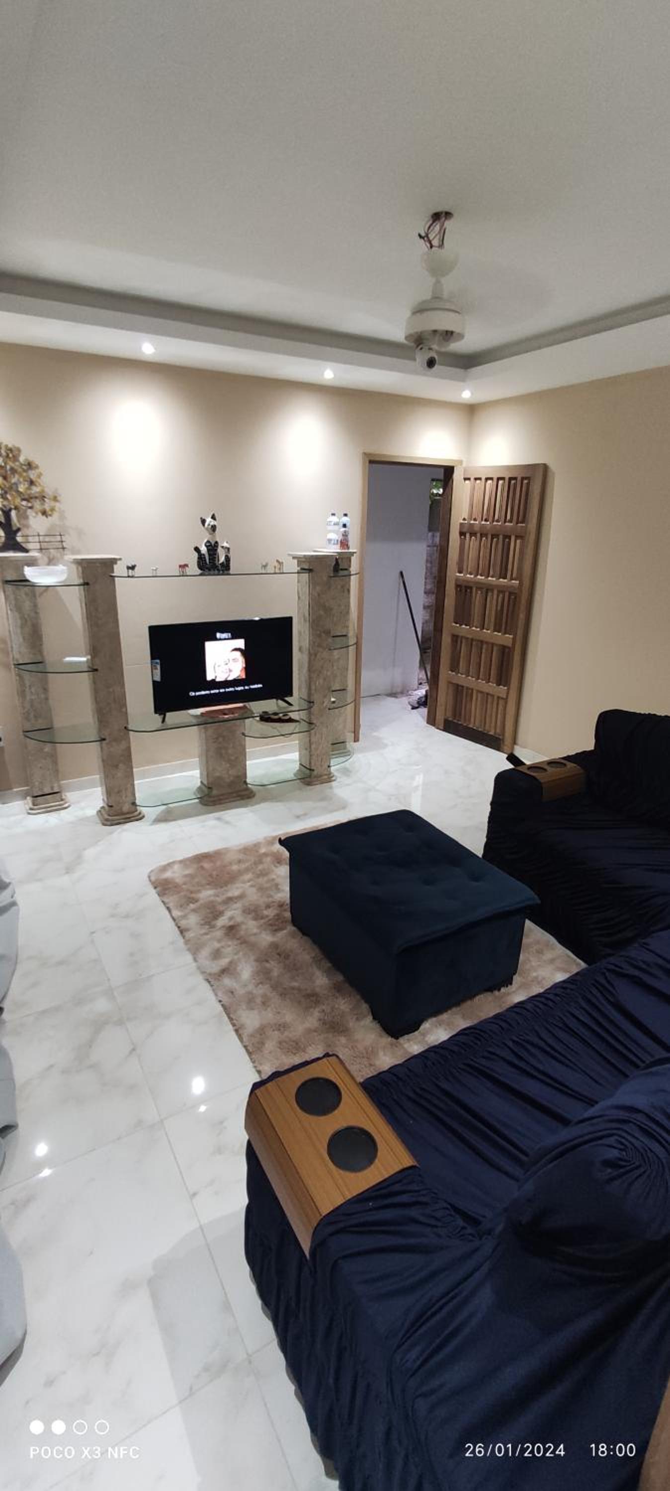 One-Bedroom House photo 1