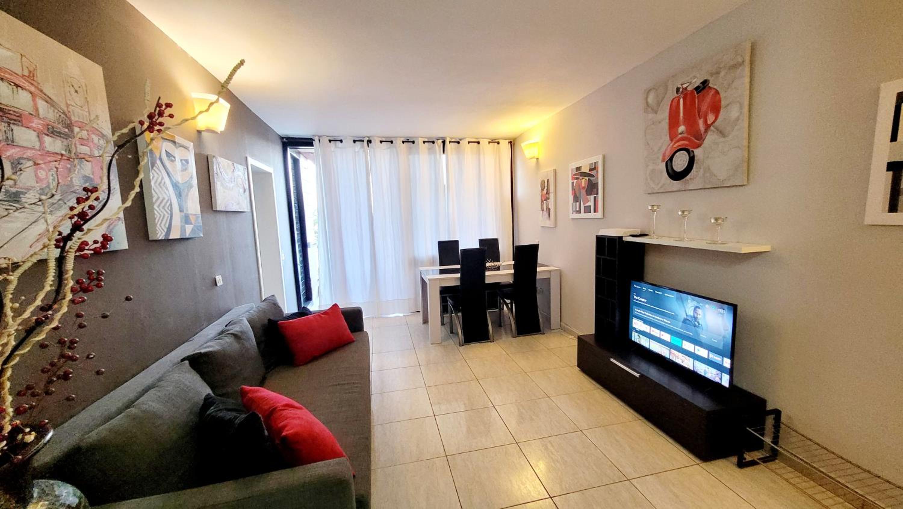 One-Bedroom Apartment photo 3