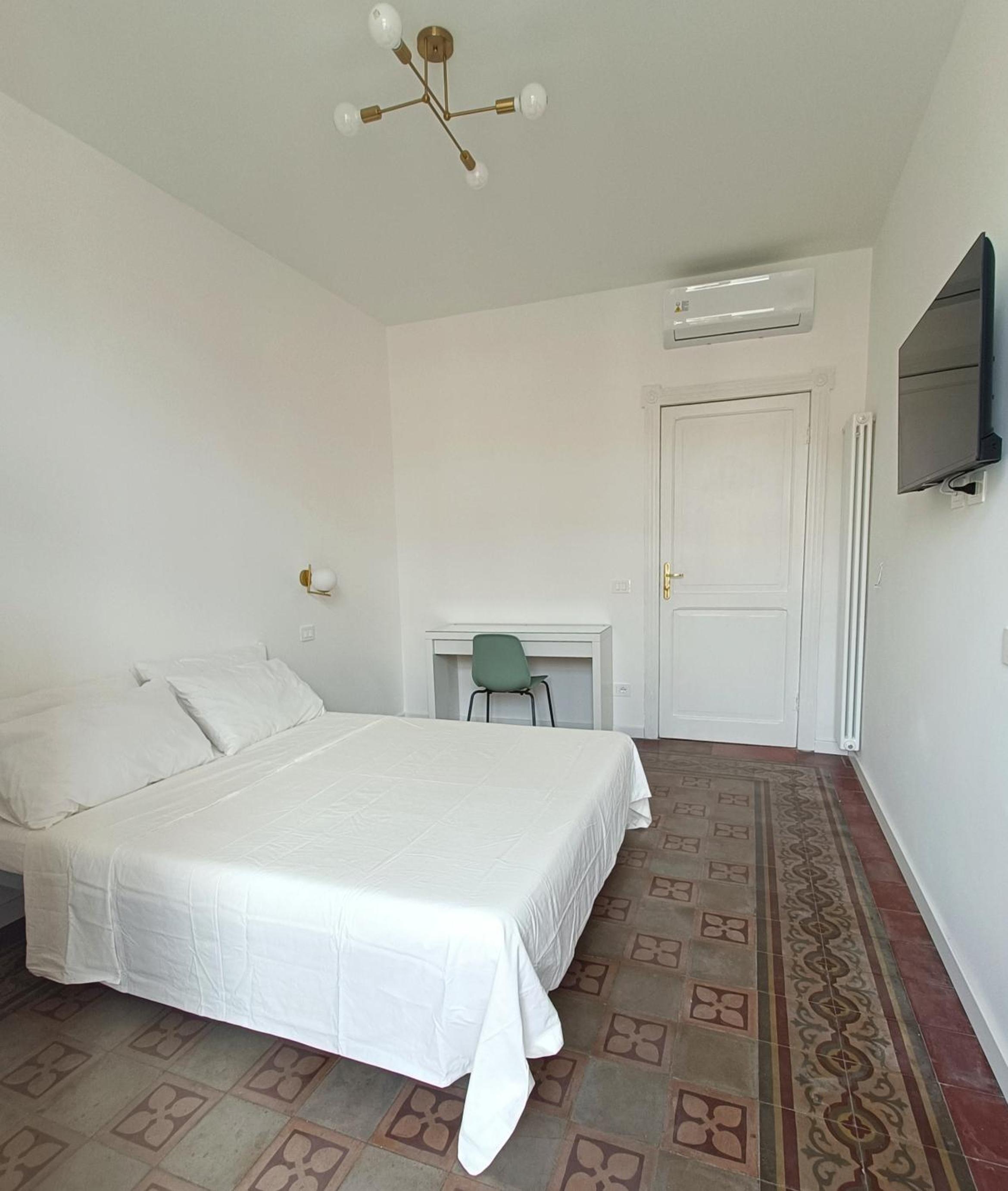 Double Room With Private Bathroom photo 2