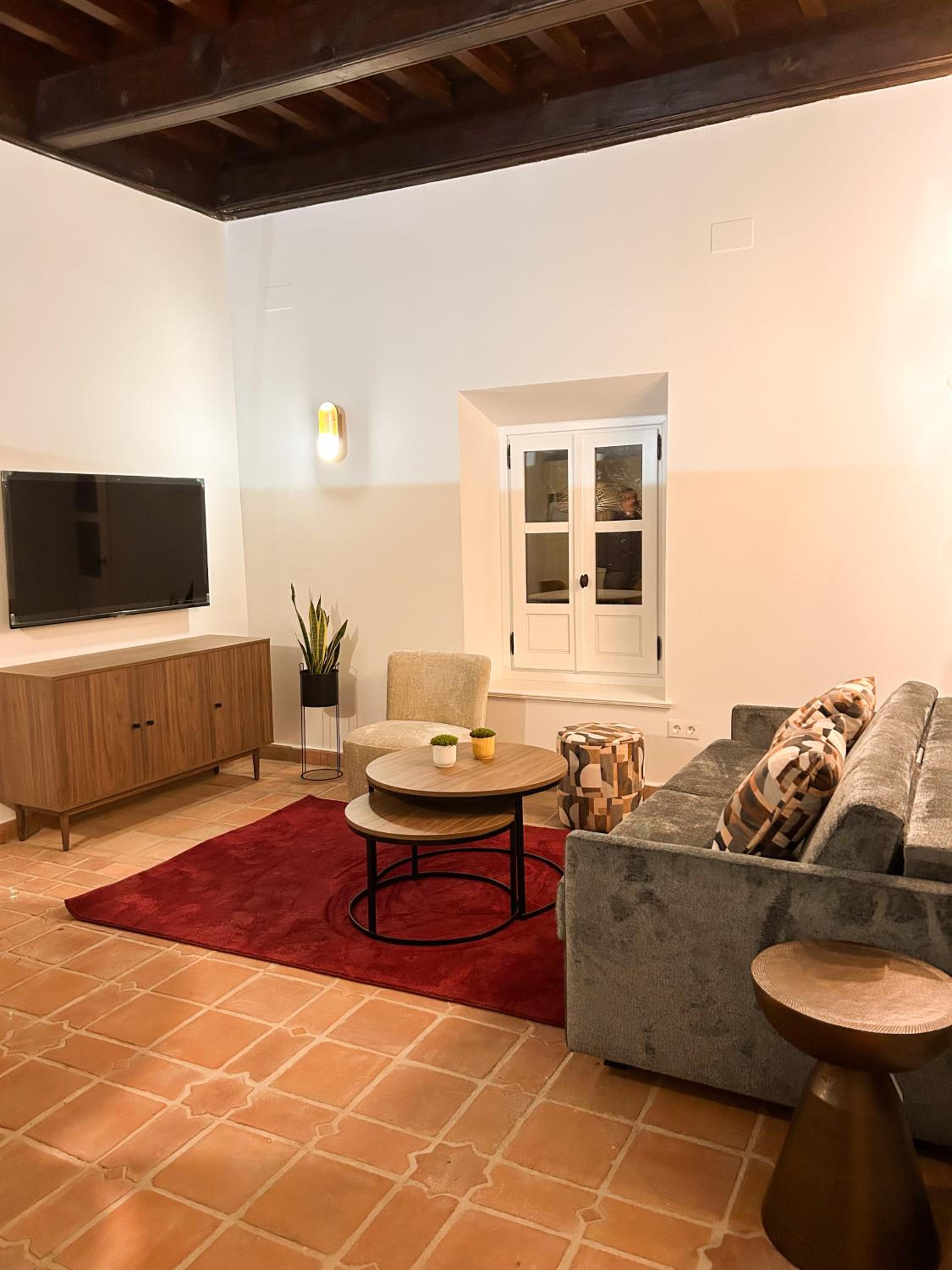 Two-Bedroom Apartment - Photo 5
