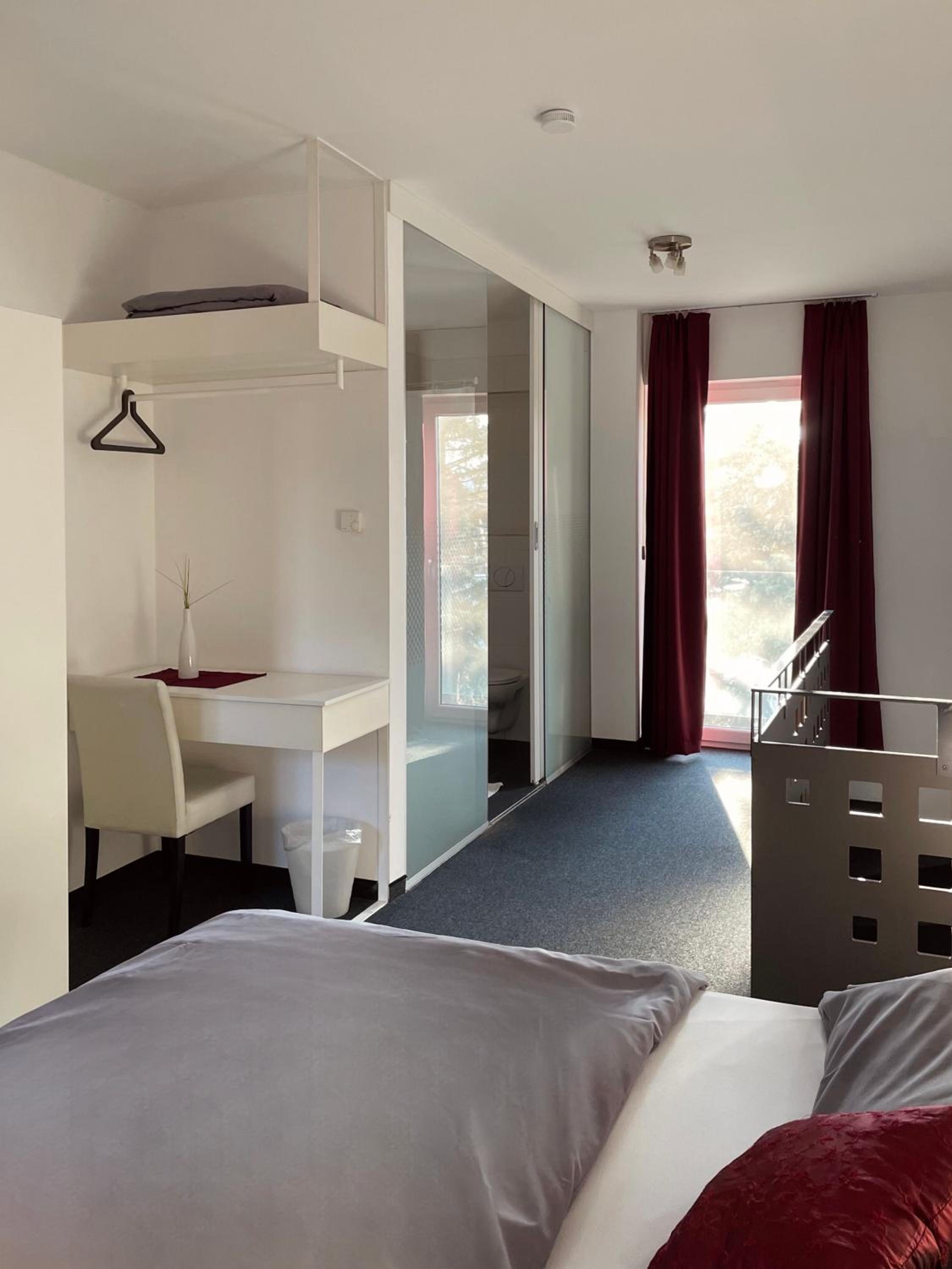 Suite with Terrace and Garden Access - Photo 2