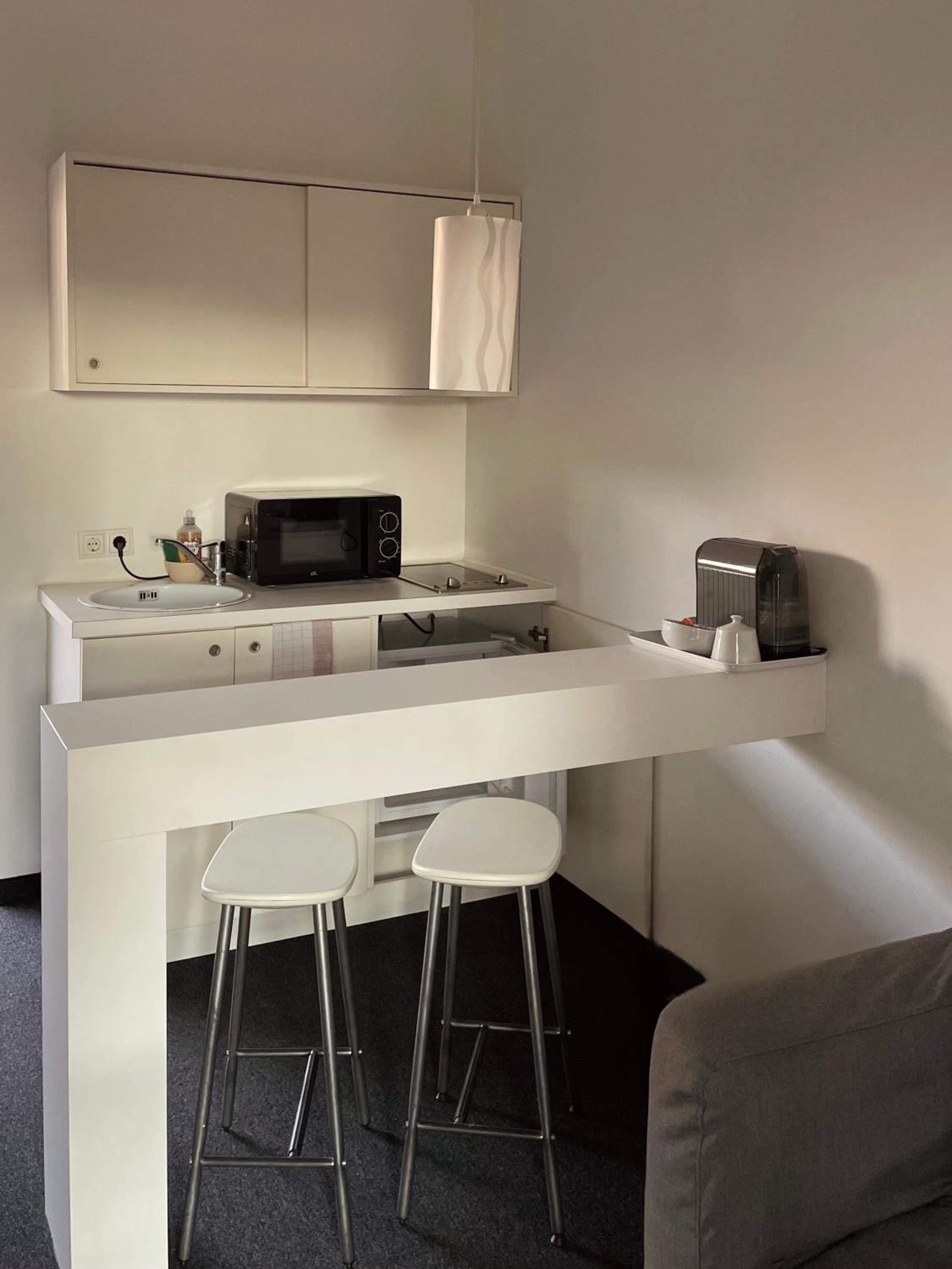Suite with Terrace and Garden Access - Photo 8