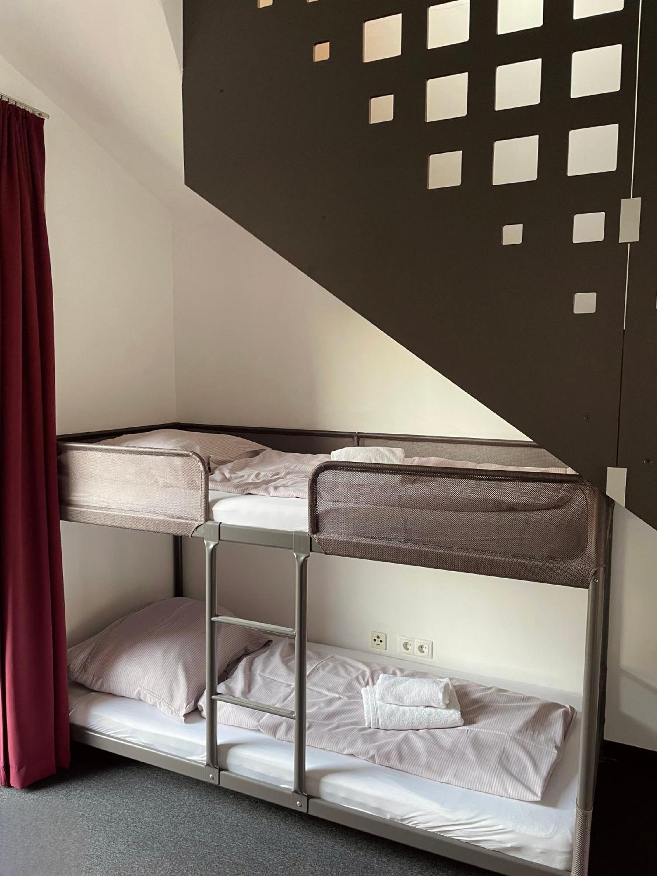 Suite with Terrace and Garden Access - Photo 7