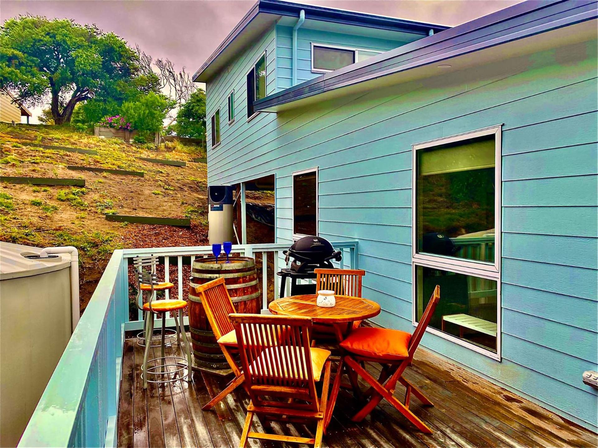 Three-Bedroom House photo 3