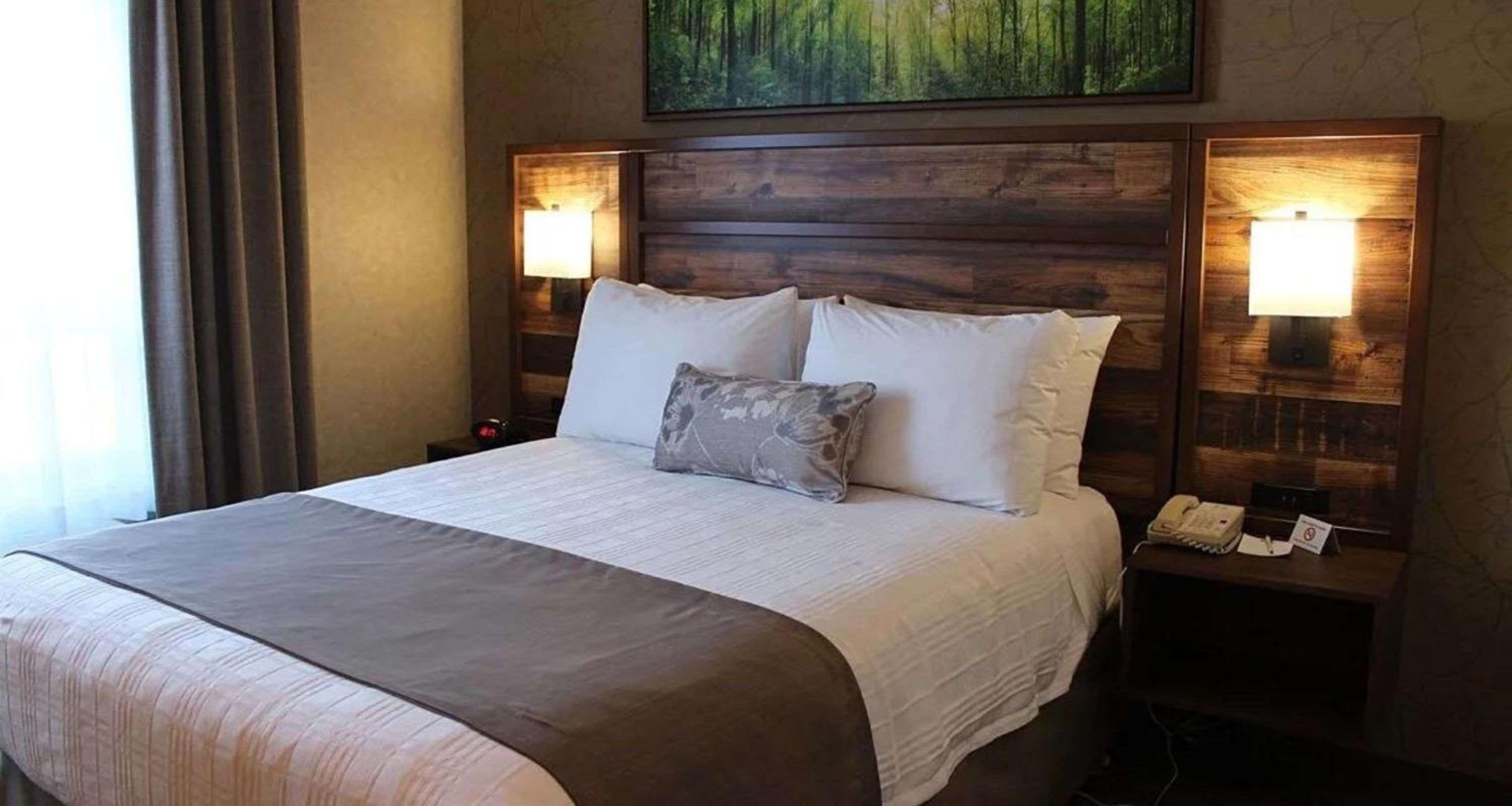 Two-Bedroom Queen and Double Suite - Second Floor/Non-Smoking photo 2